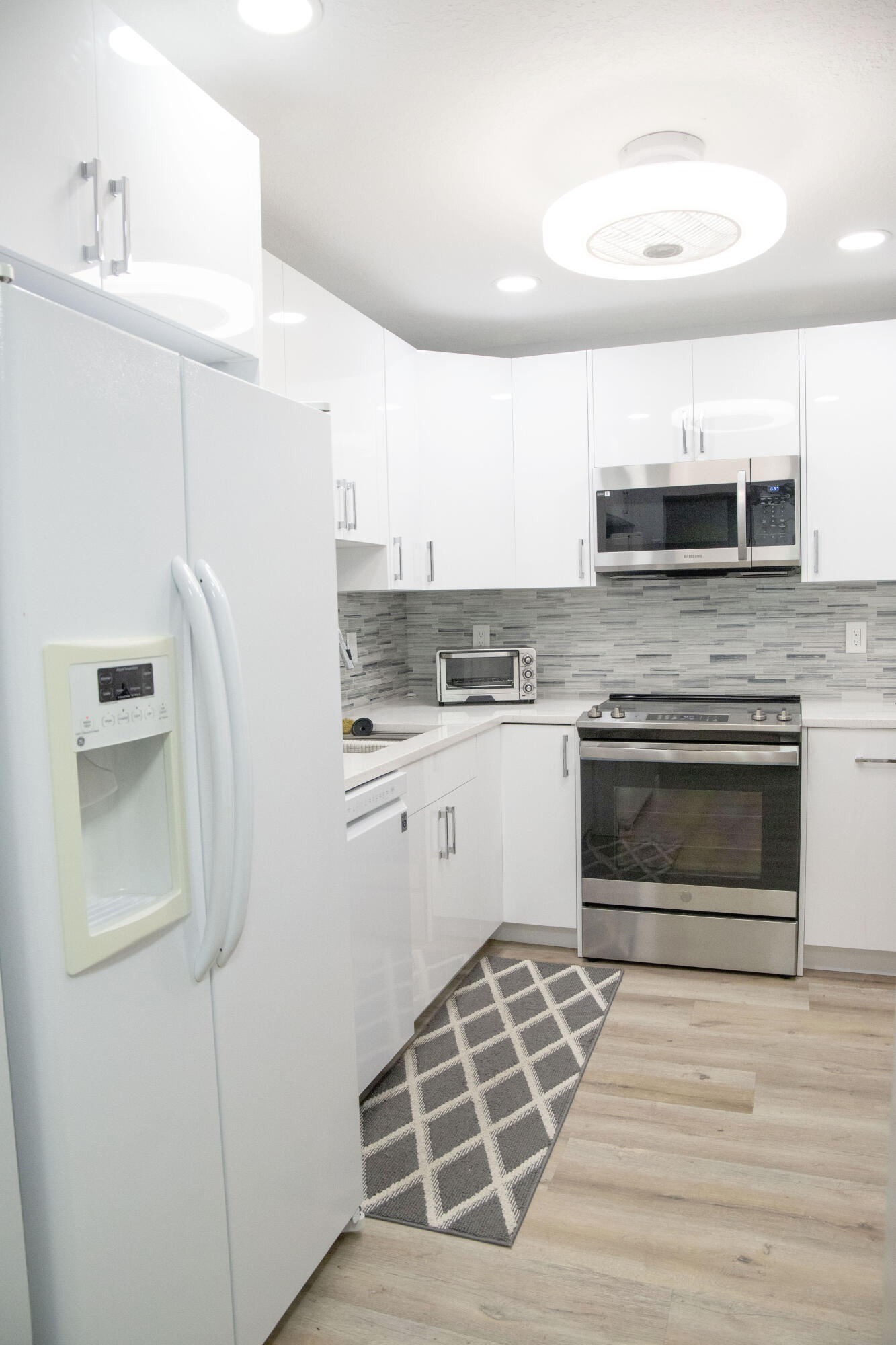 SOMERSET NO FIVE CONDO - Residential