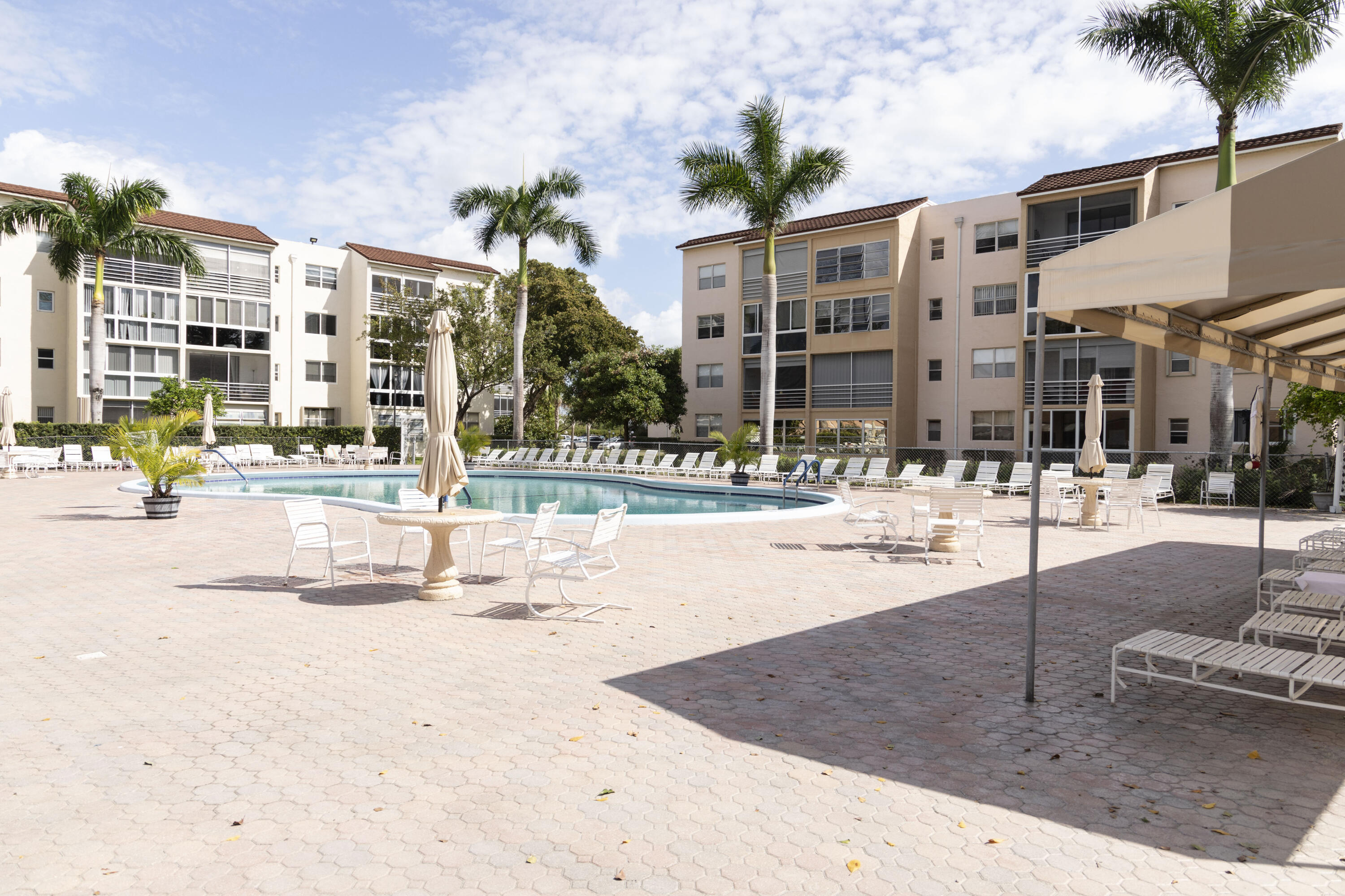 SOMERSET NO FIVE CONDO - Residential