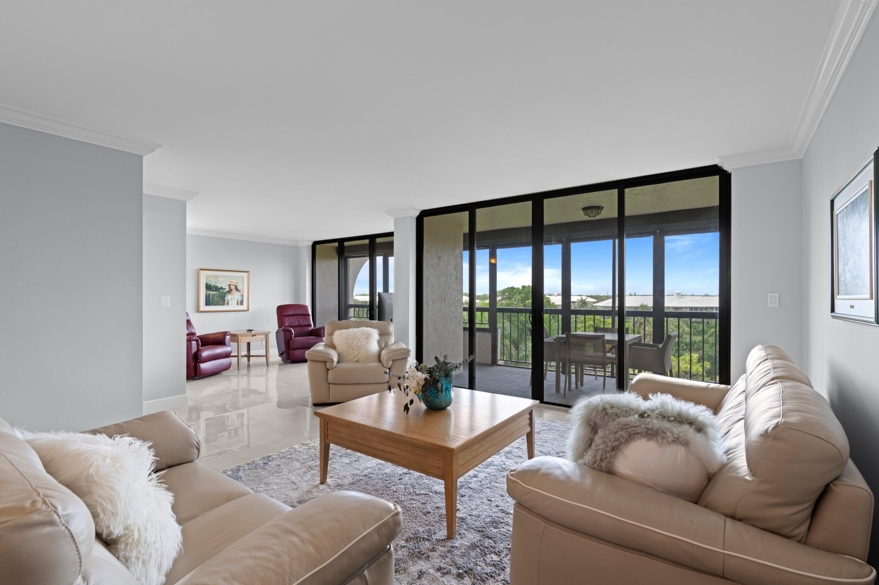 GLENS CONDO - Residential