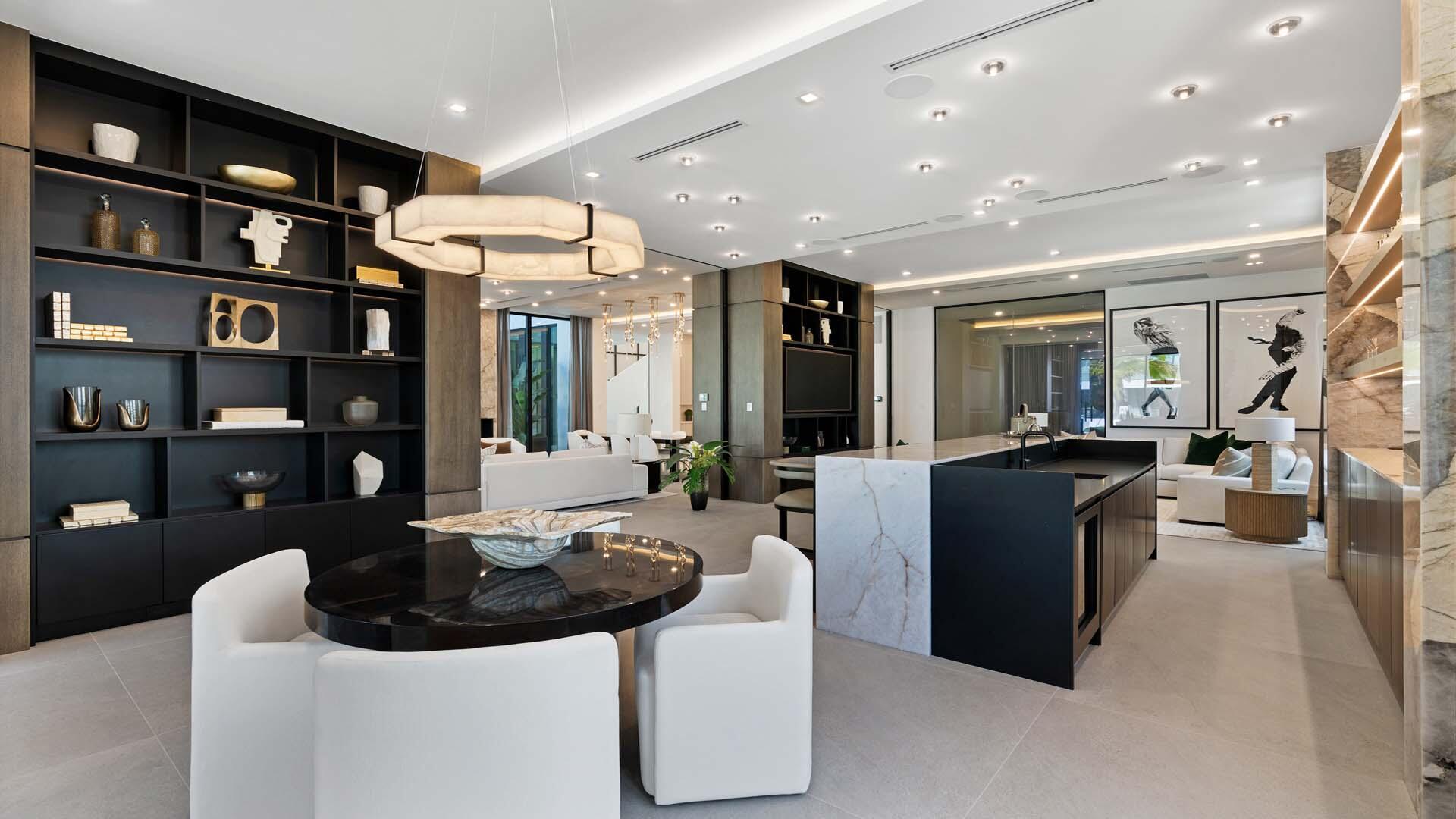 ROYAL PALM YACHT & COUNTRY CLUB - Residential