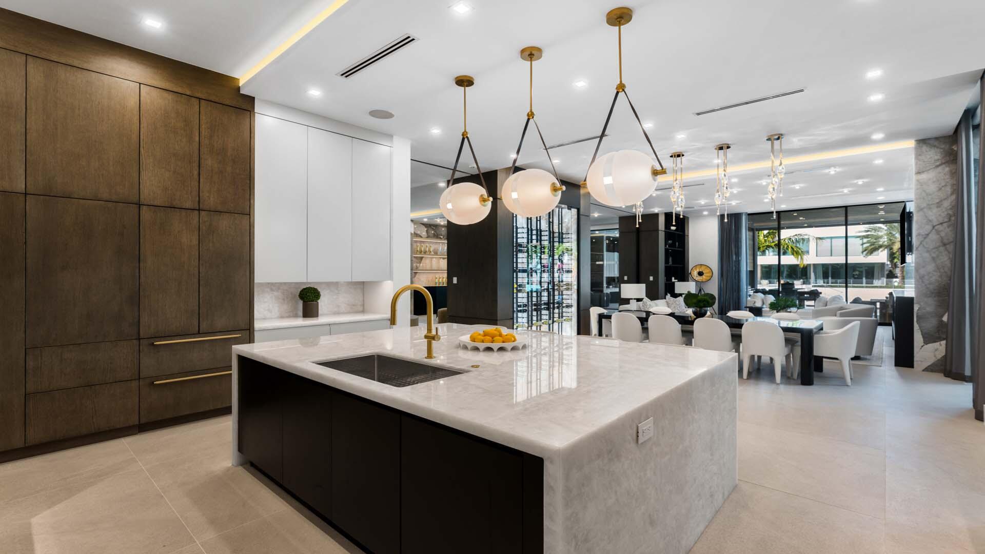 ROYAL PALM YACHT & COUNTRY CLUB - Residential