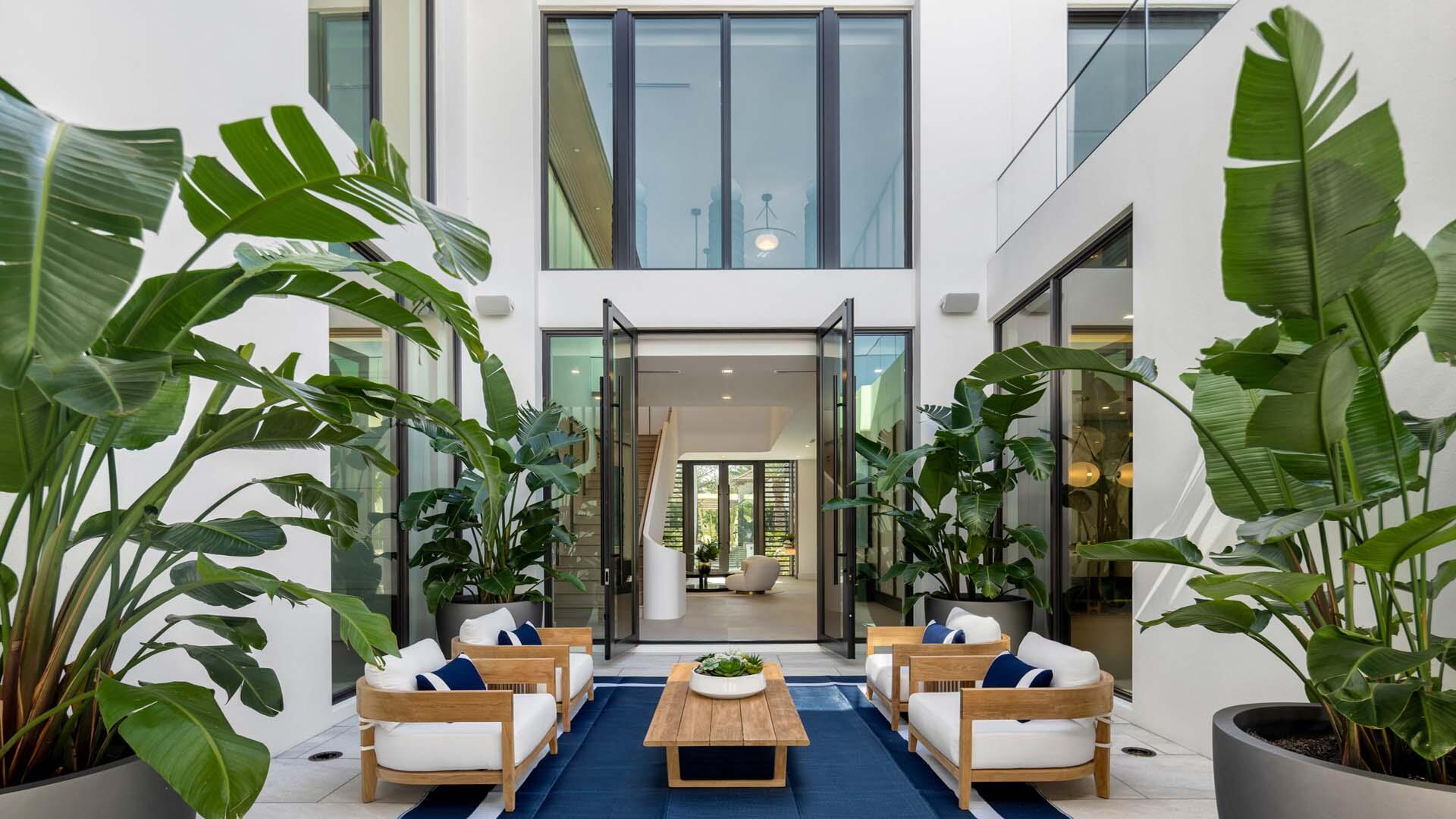 ROYAL PALM YACHT & COUNTRY CLUB - Residential