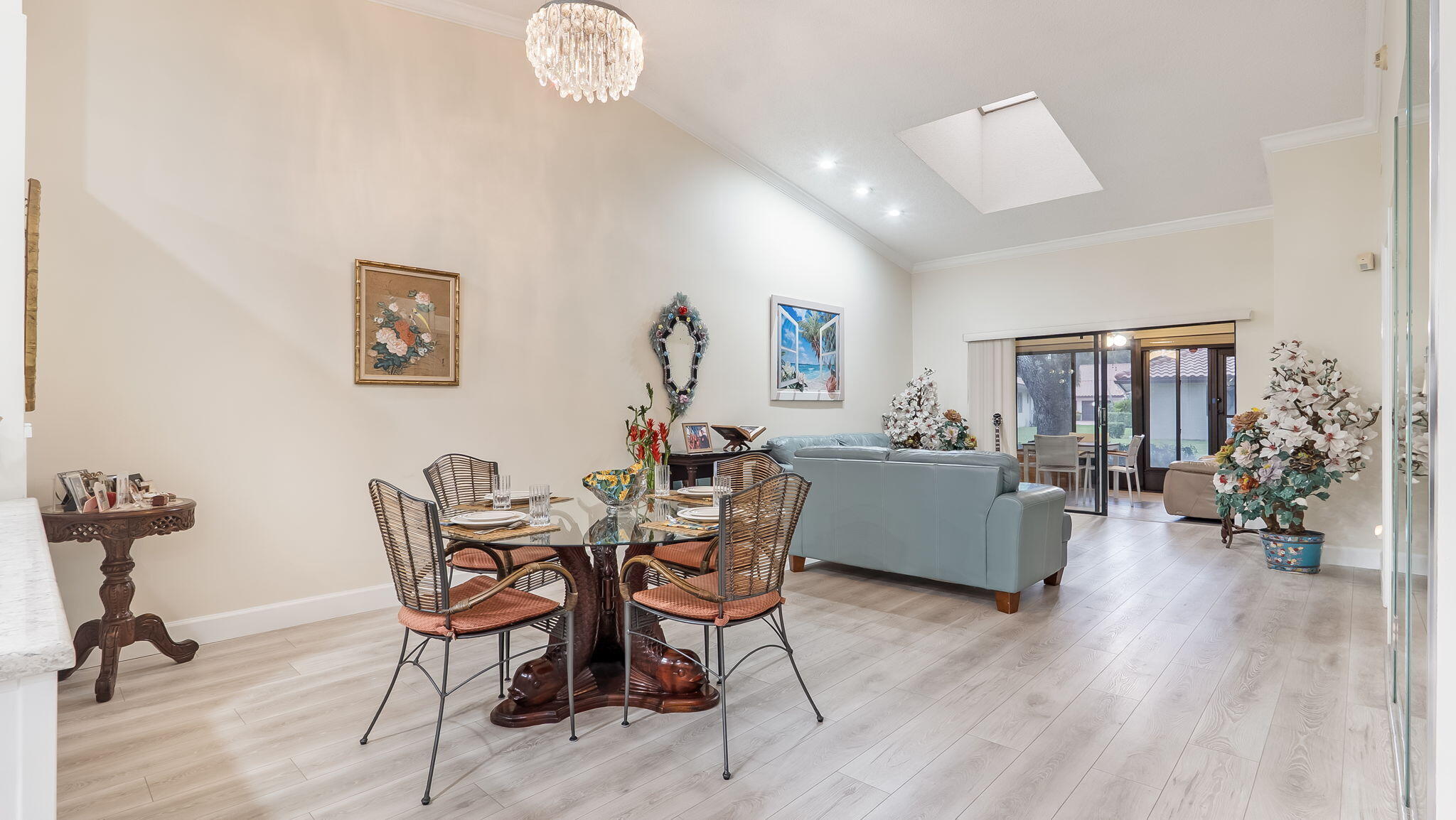 HUNTINGTON POINTE - Residential