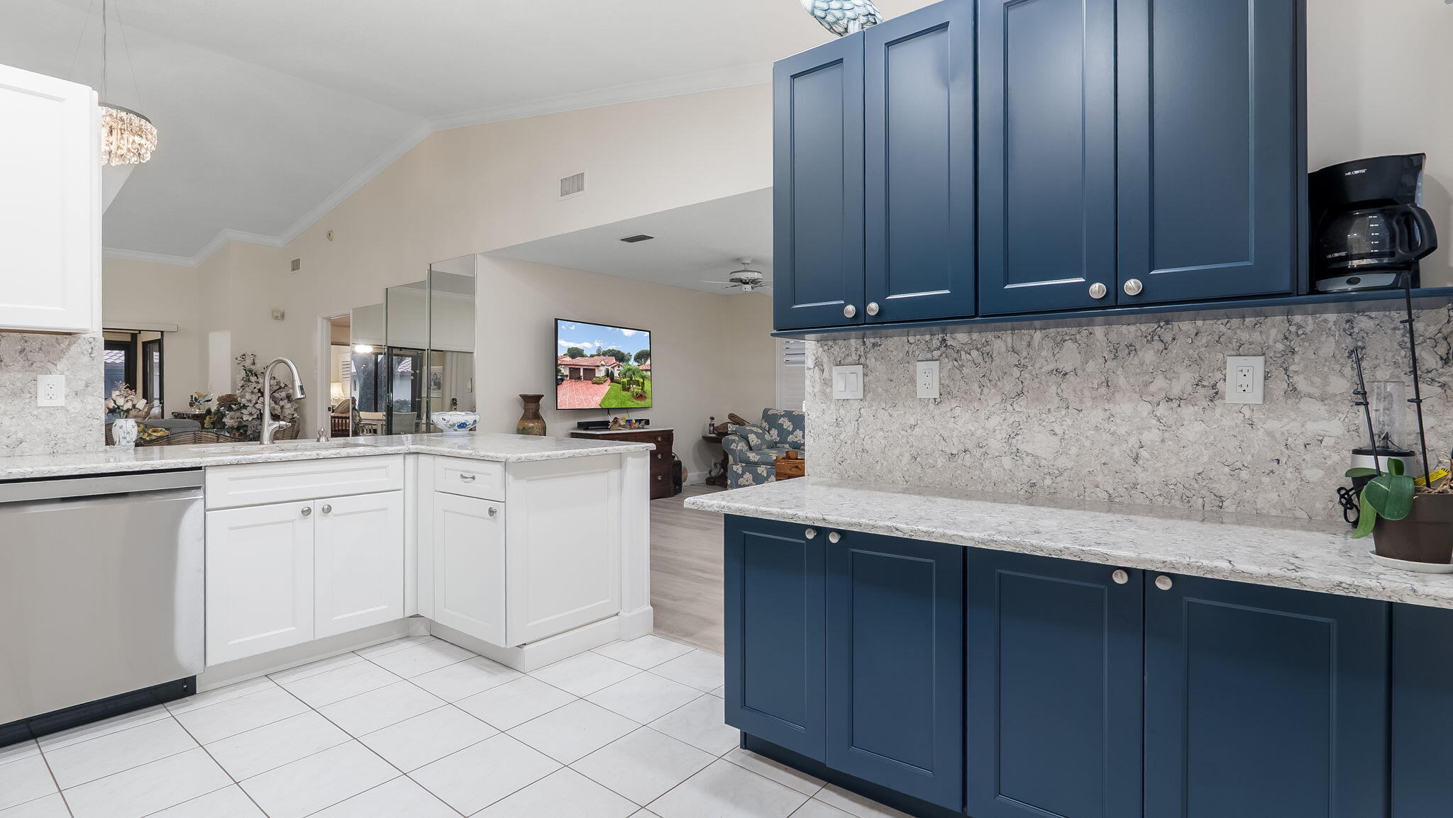 HUNTINGTON POINTE - Residential