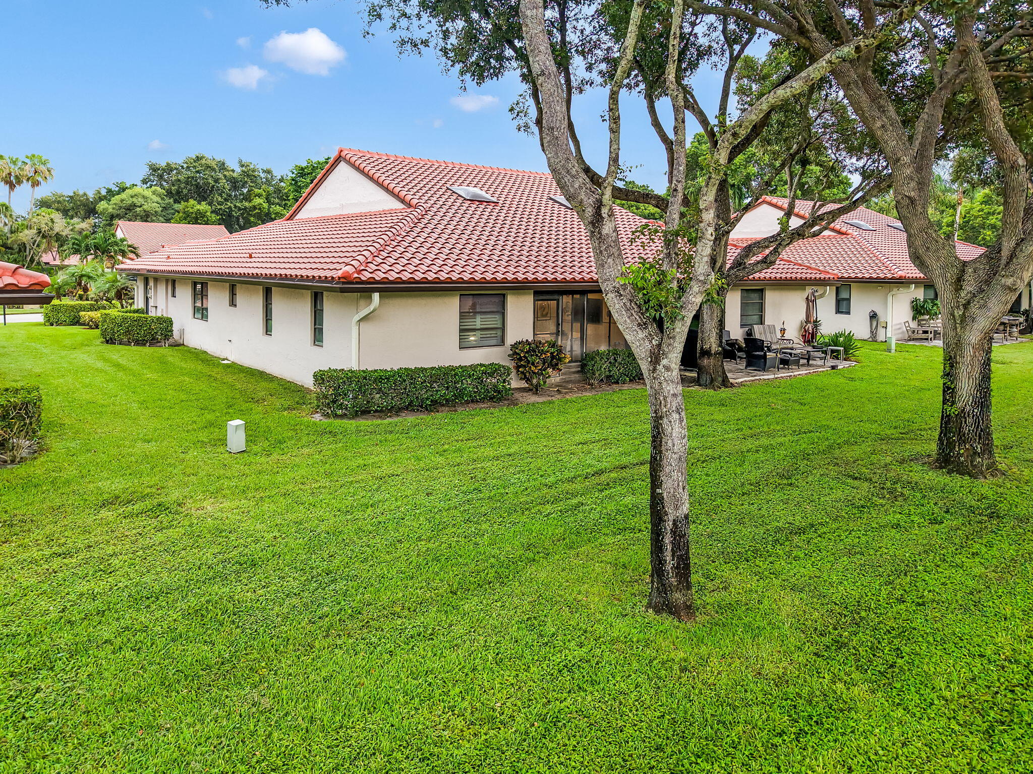 HUNTINGTON POINTE - Residential