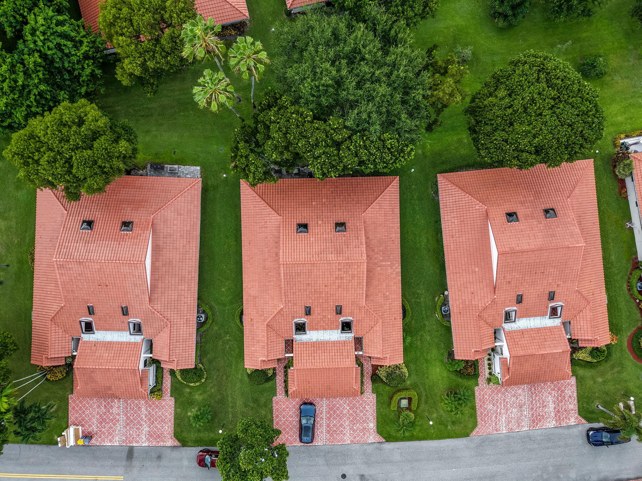 HUNTINGTON POINTE - Residential