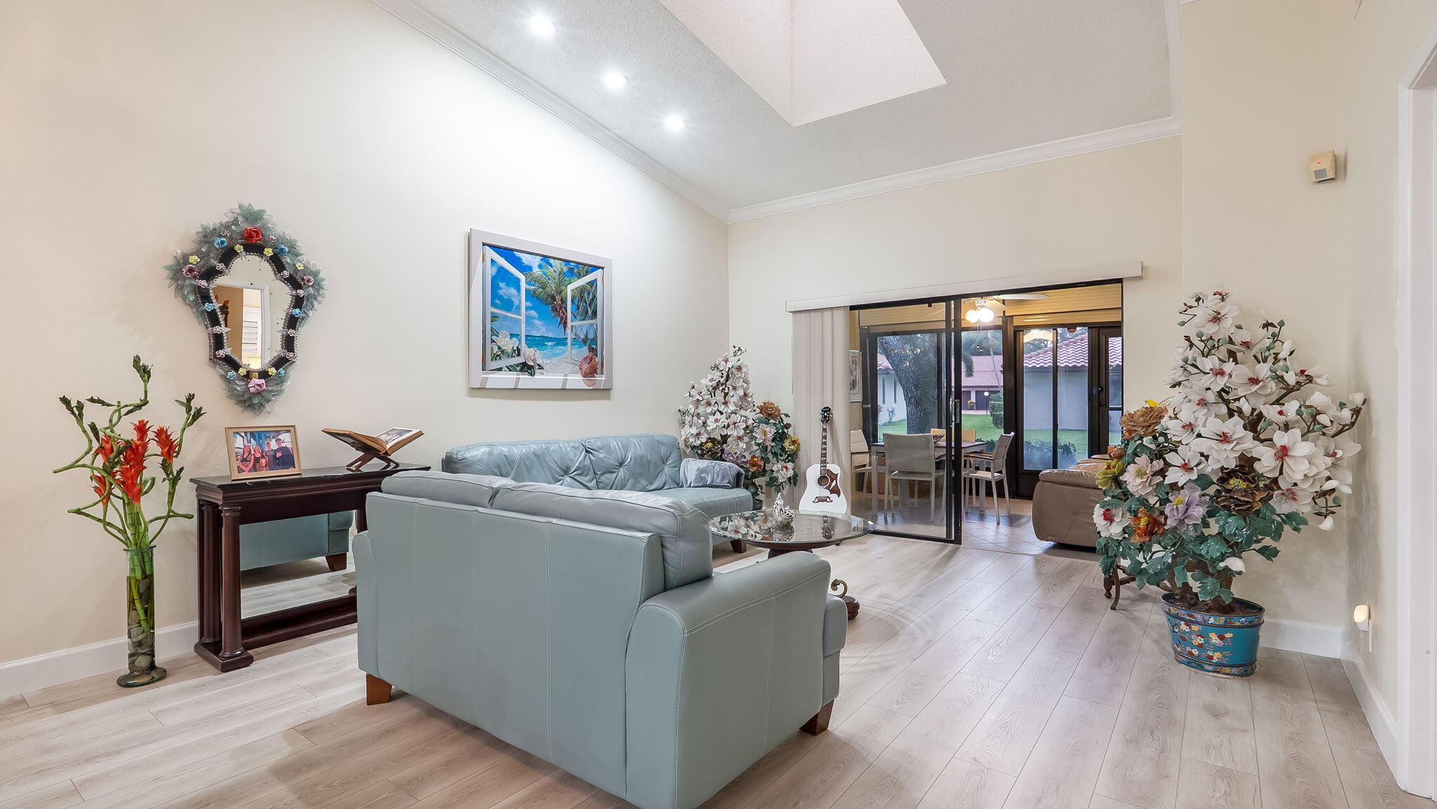 HUNTINGTON POINTE - Residential