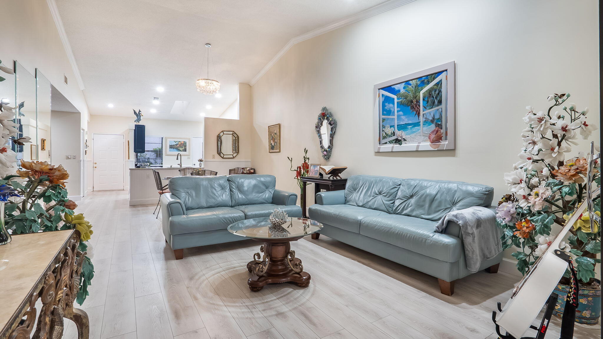 HUNTINGTON POINTE - Residential