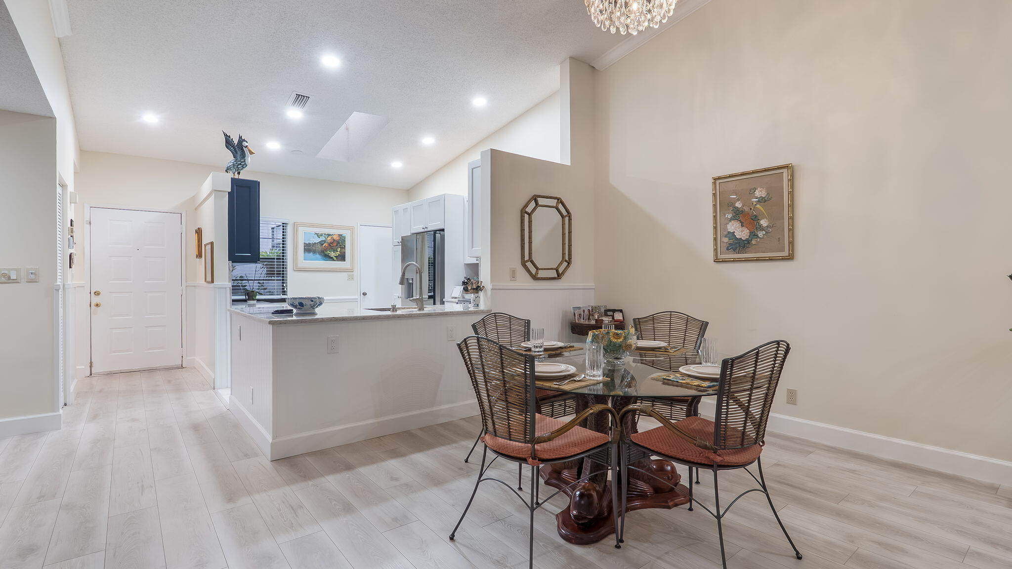 HUNTINGTON POINTE - Residential