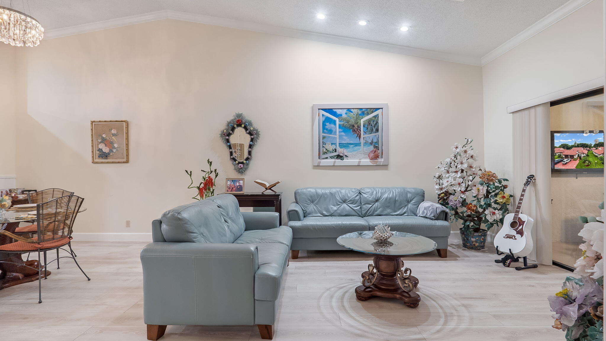 HUNTINGTON POINTE - Residential