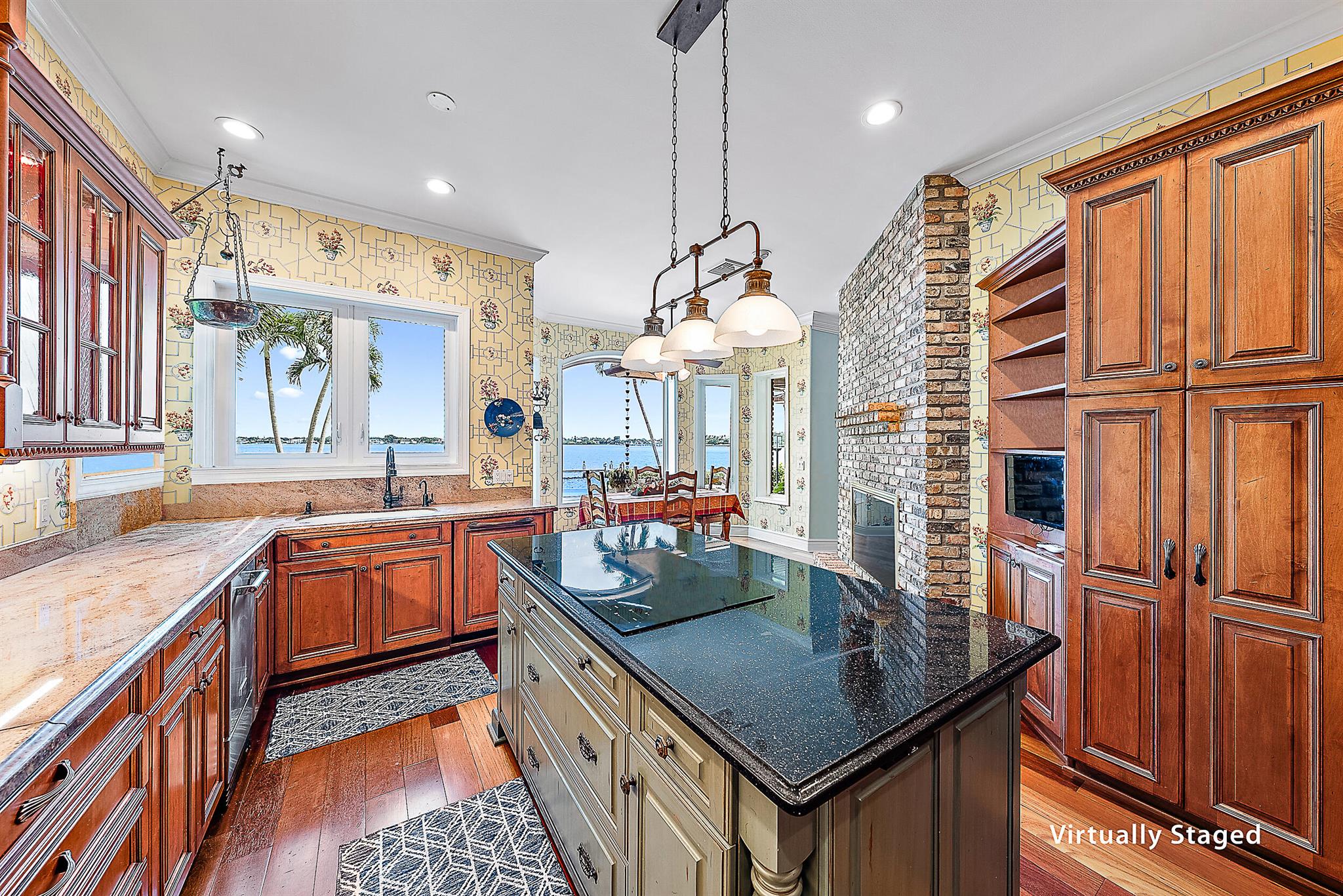 Tequesta Country Club - Residential