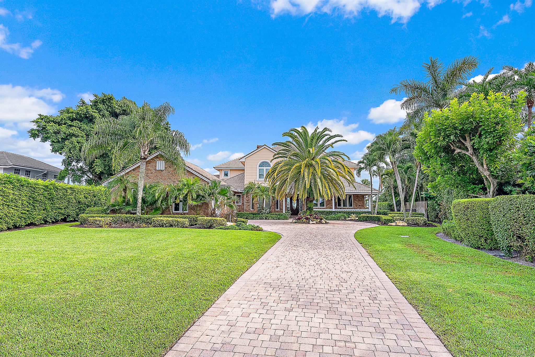 Tequesta Country Club - Residential