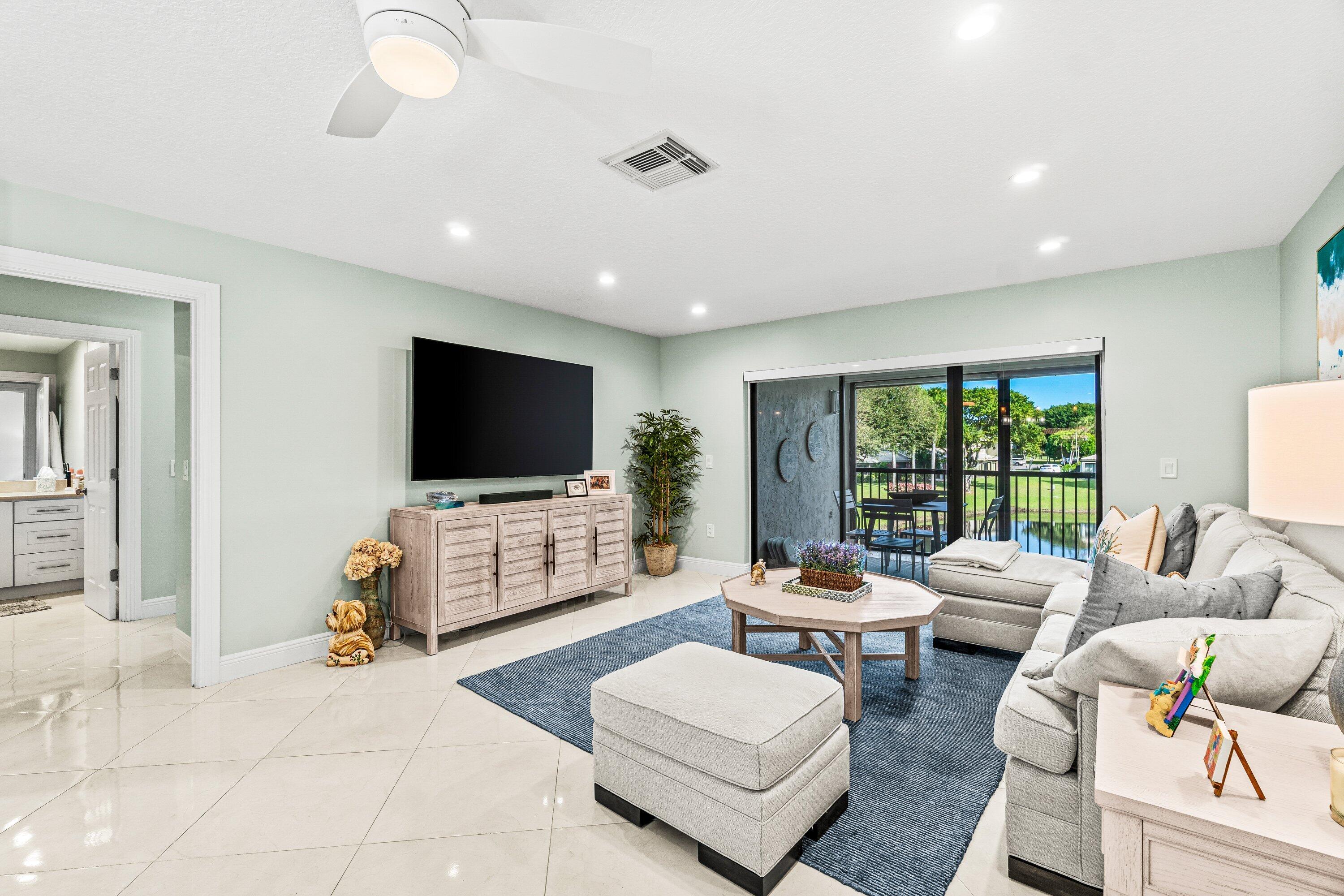 STRATFORD AT HUNTERS RUN CONDO - Residential