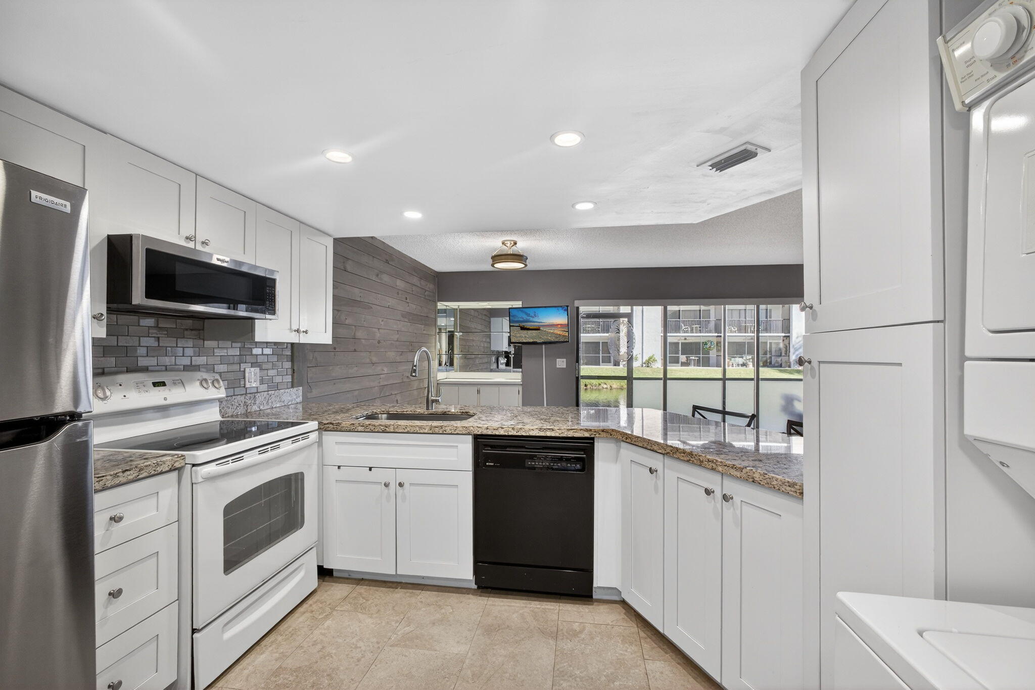 SEA RISE CONDO - Residential
