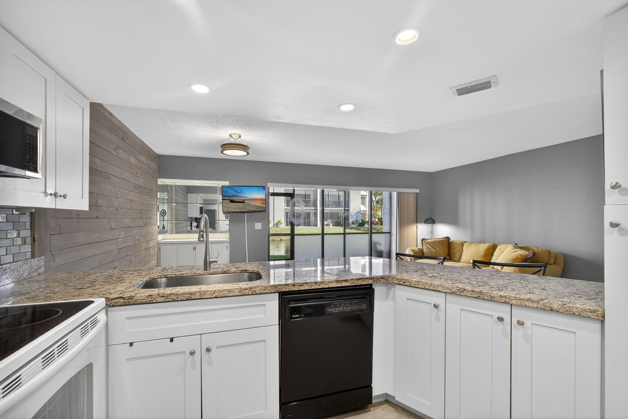 SEA RISE CONDO - Residential
