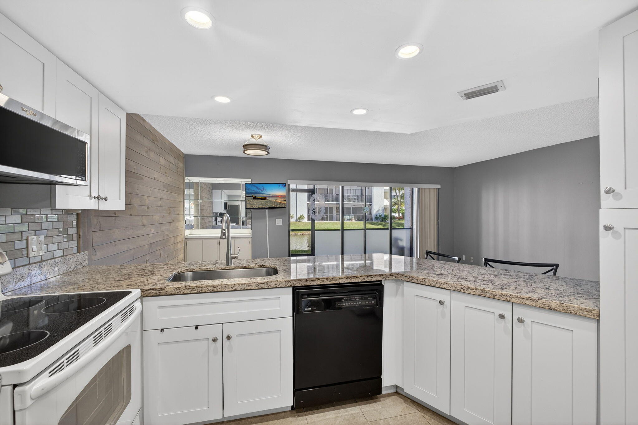 SEA RISE CONDO - Residential