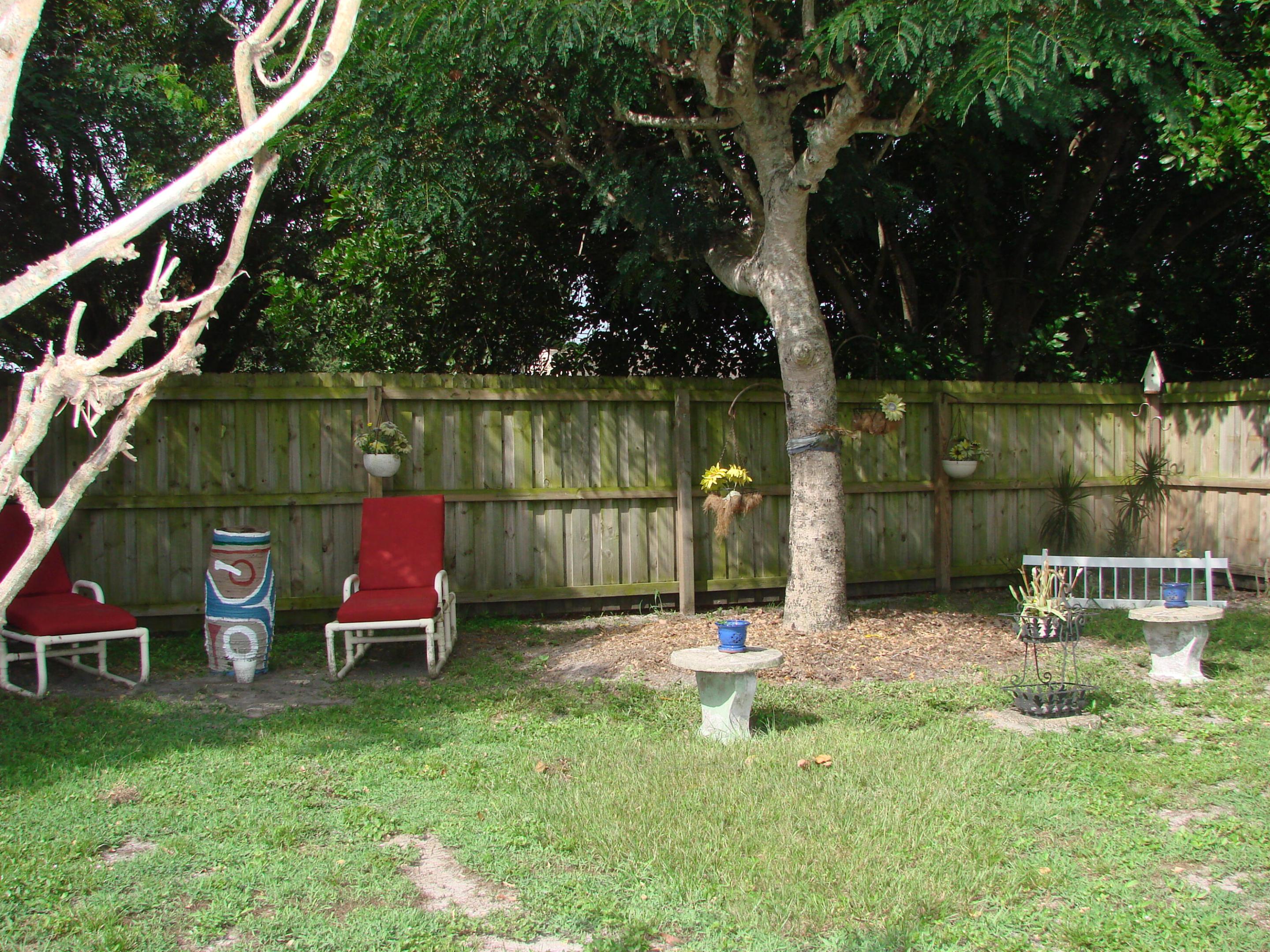 PORT ST LUCIE SECTION 42 1ST REPLAT - Residential