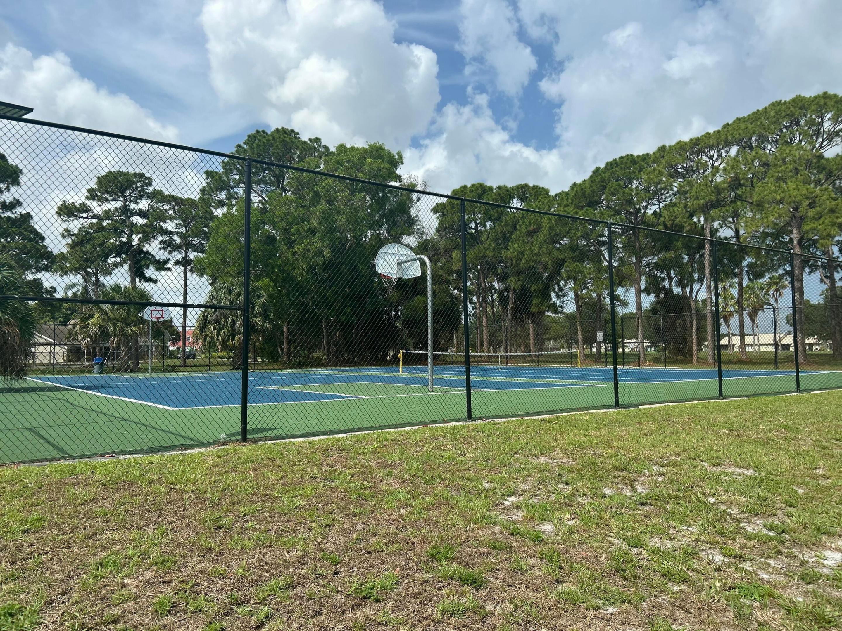 PORT ST LUCIE SECTION 42 1ST REPLAT - Residential
