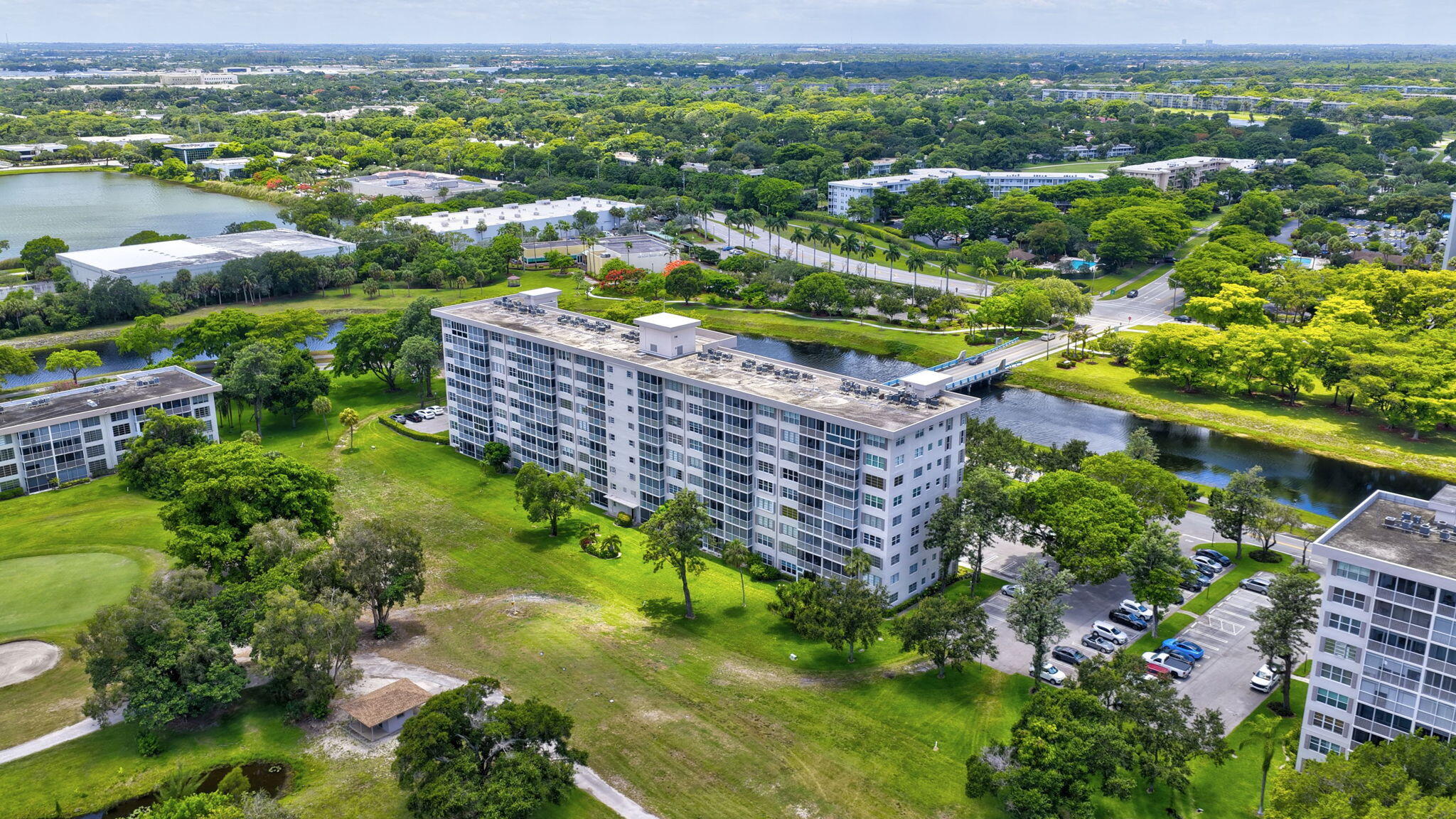 NO 13 PALM-AIRE COUNTRY CLUB - Residential