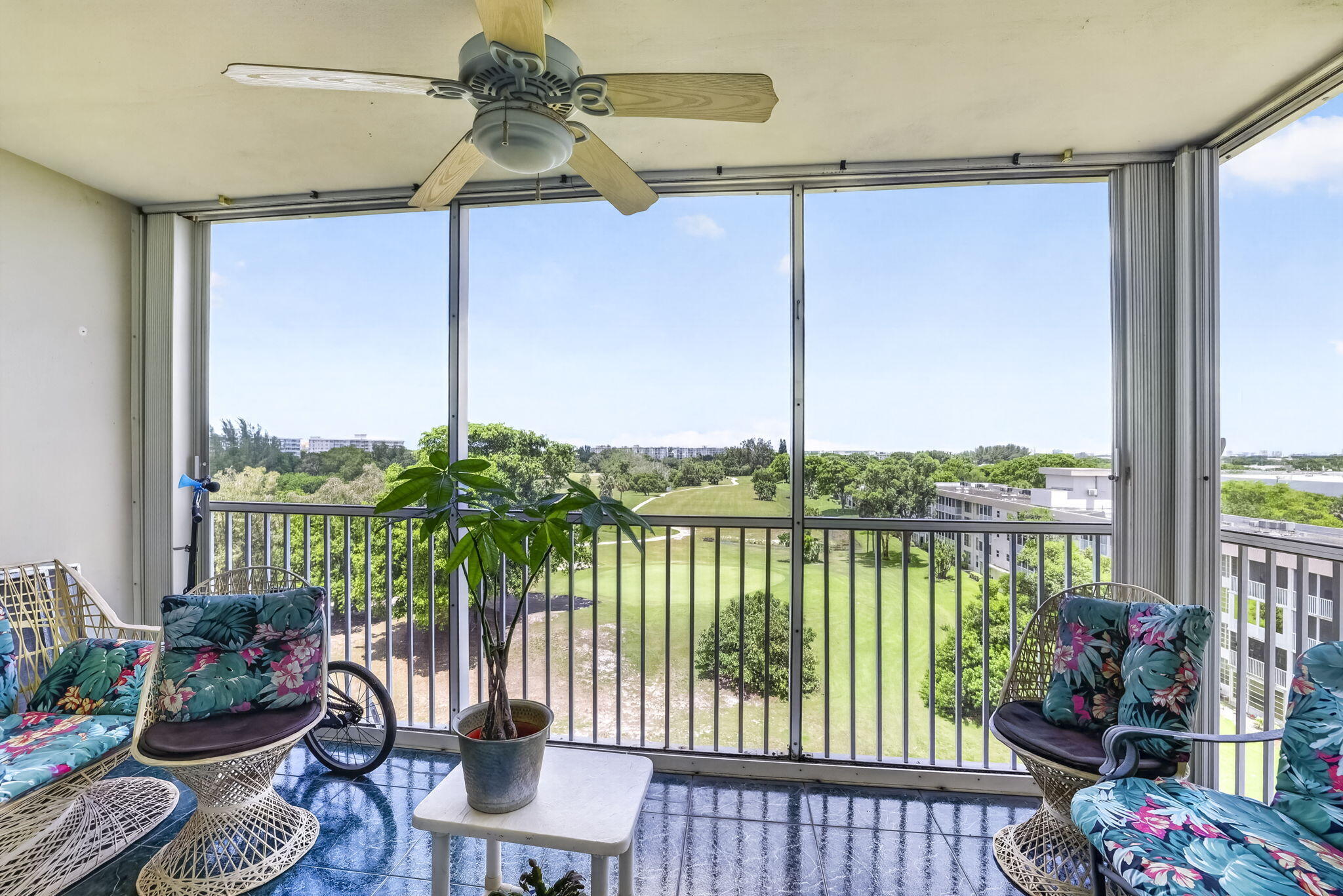 NO 13 PALM-AIRE COUNTRY CLUB - Residential