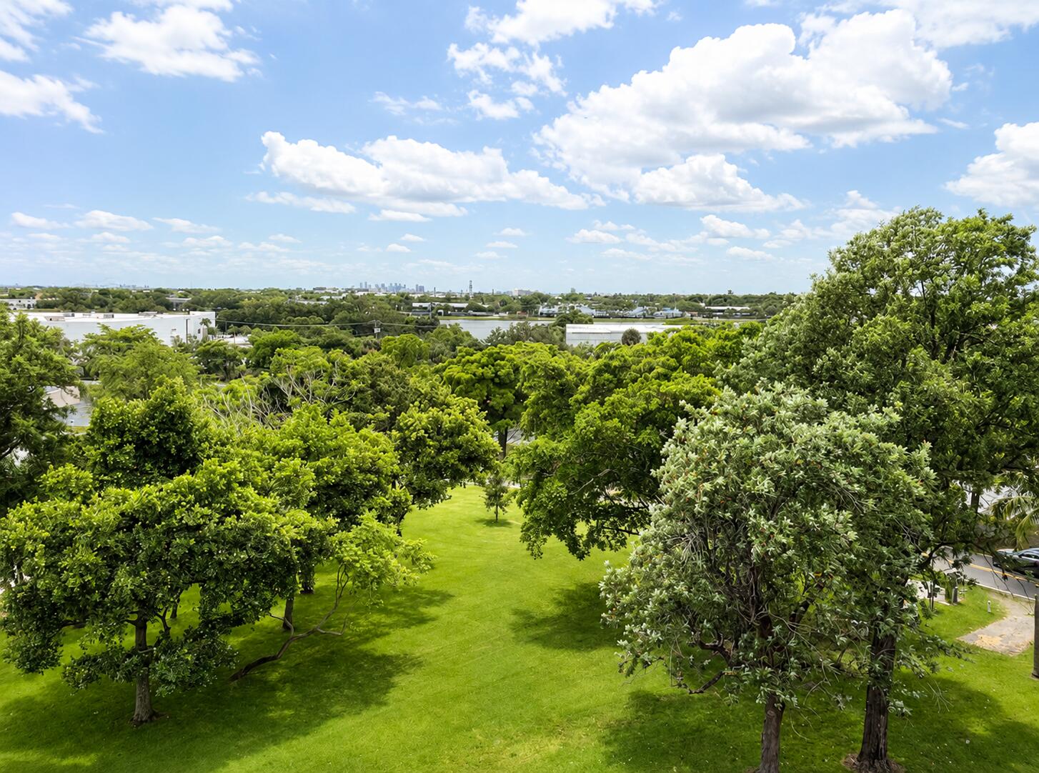 NO 13 PALM-AIRE COUNTRY CLUB - Residential