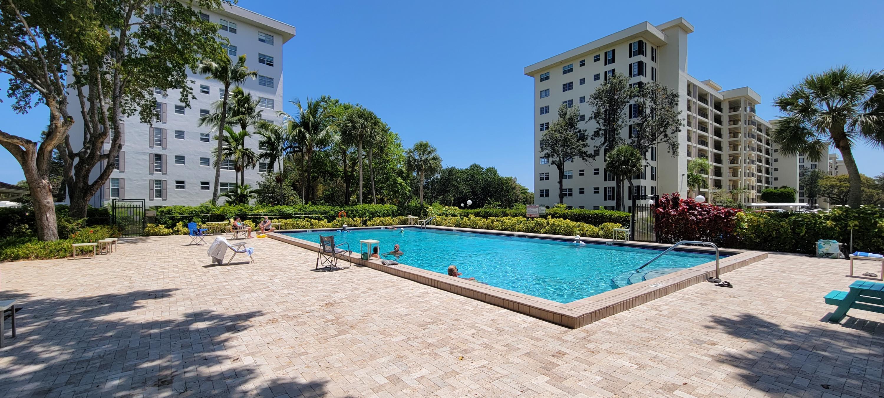 NO 13 PALM-AIRE COUNTRY CLUB - Residential