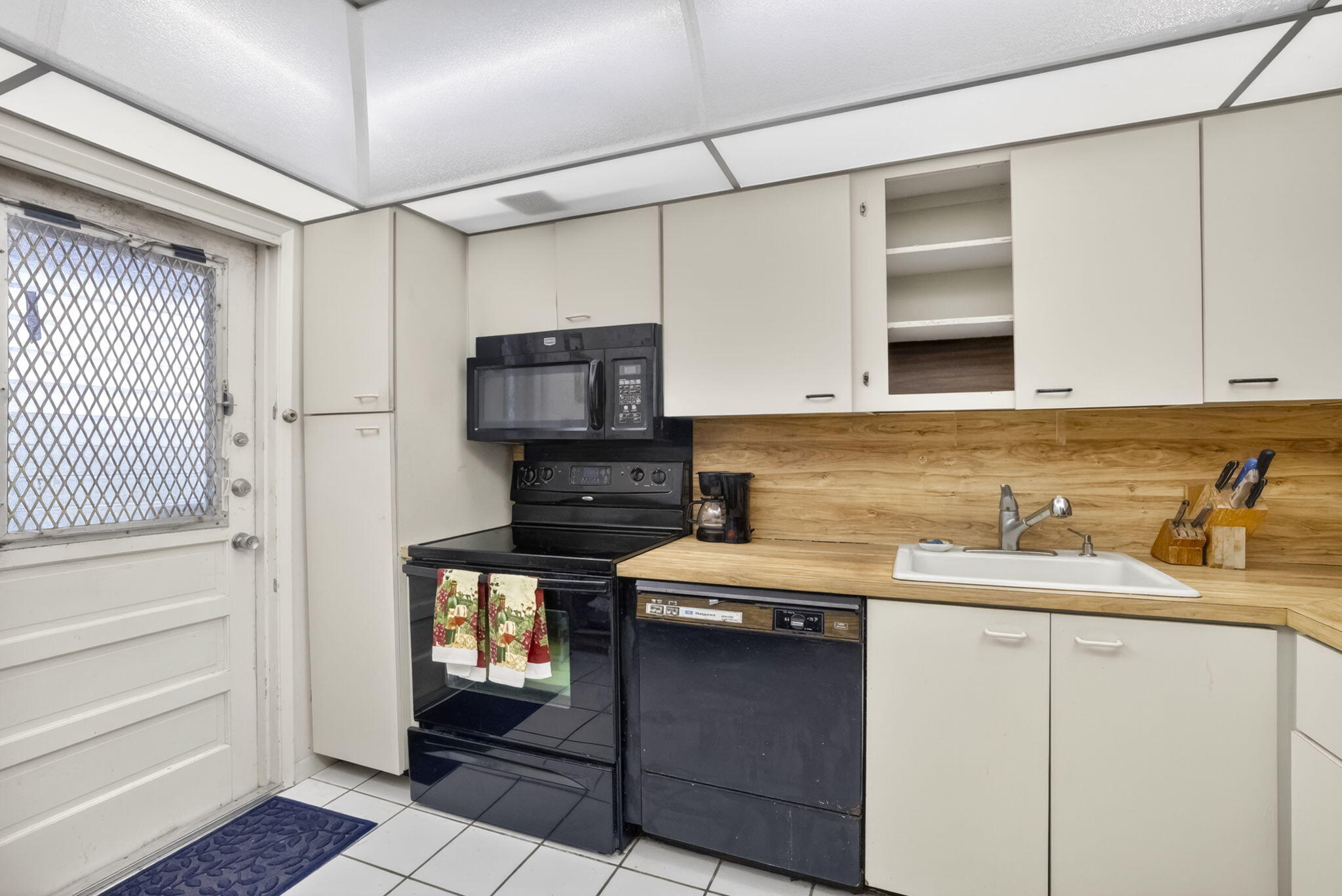 NO 13 PALM-AIRE COUNTRY CLUB - Residential