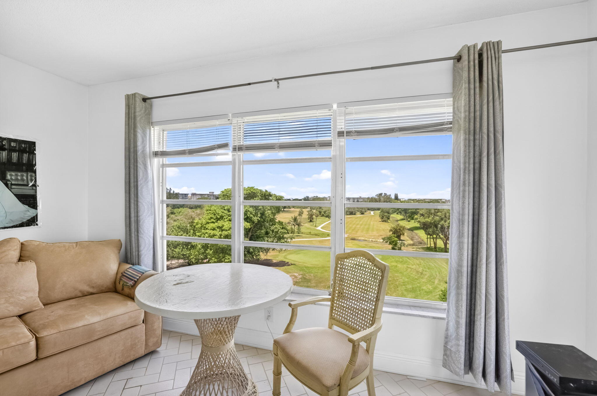 NO 13 PALM-AIRE COUNTRY CLUB - Residential