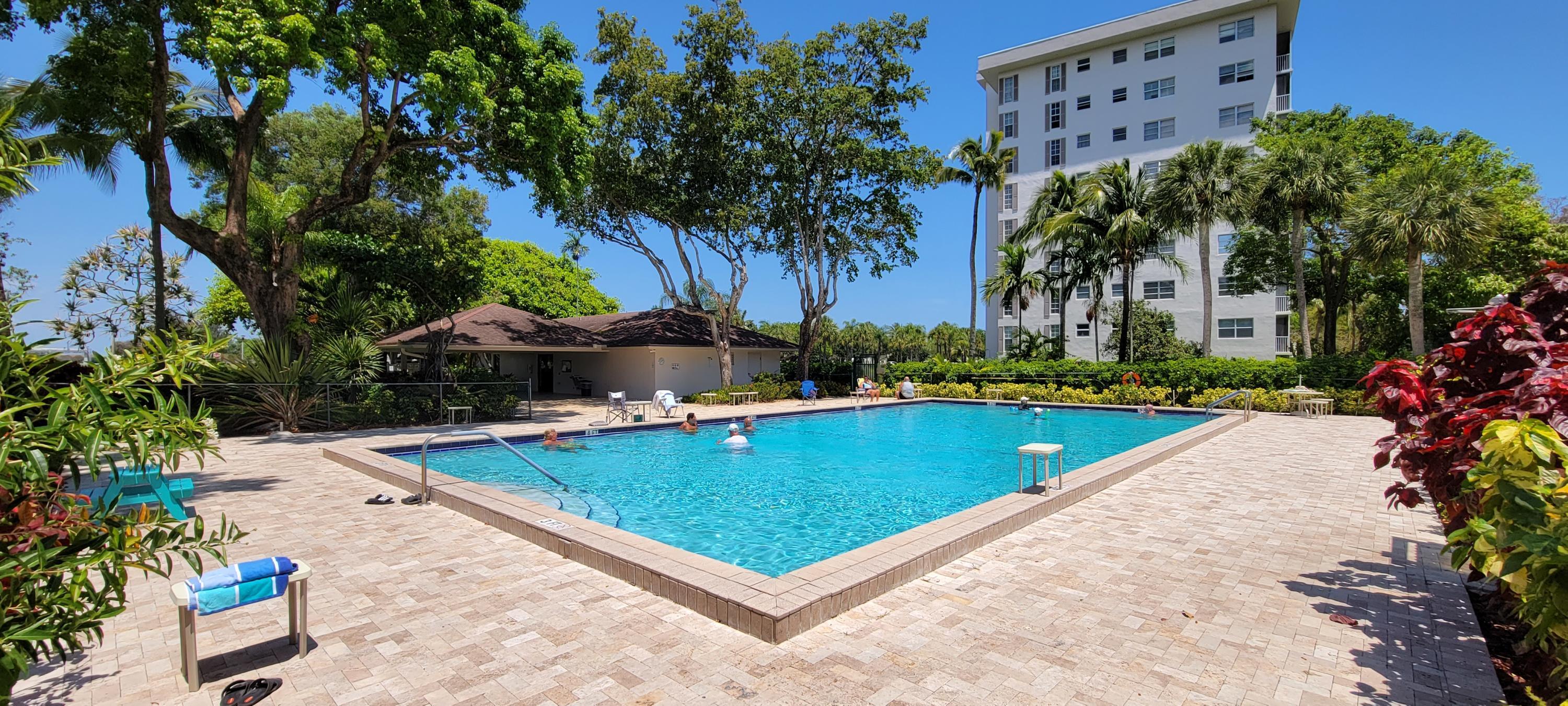 NO 13 PALM-AIRE COUNTRY CLUB - Residential