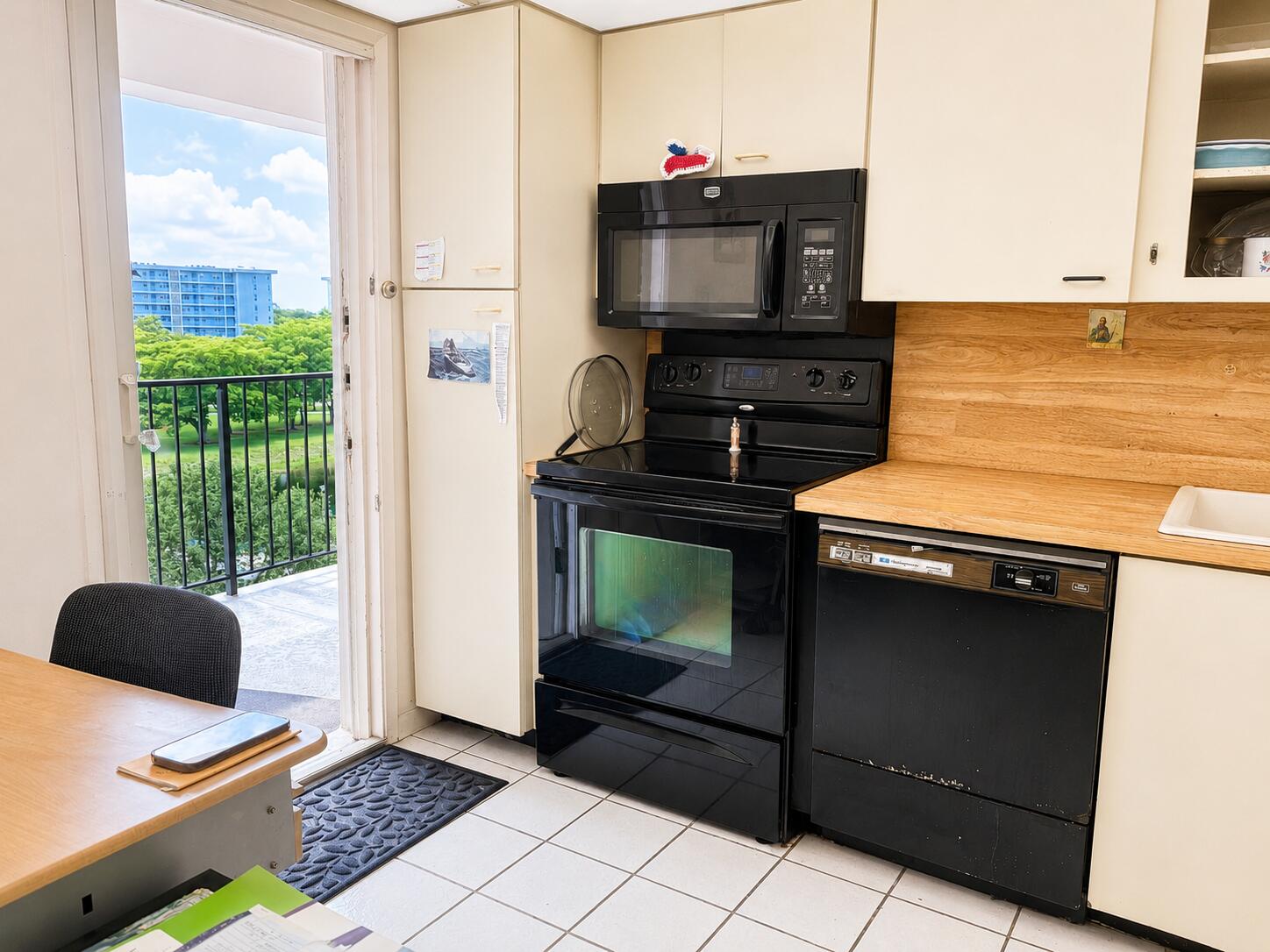 NO 13 PALM-AIRE COUNTRY CLUB - Residential