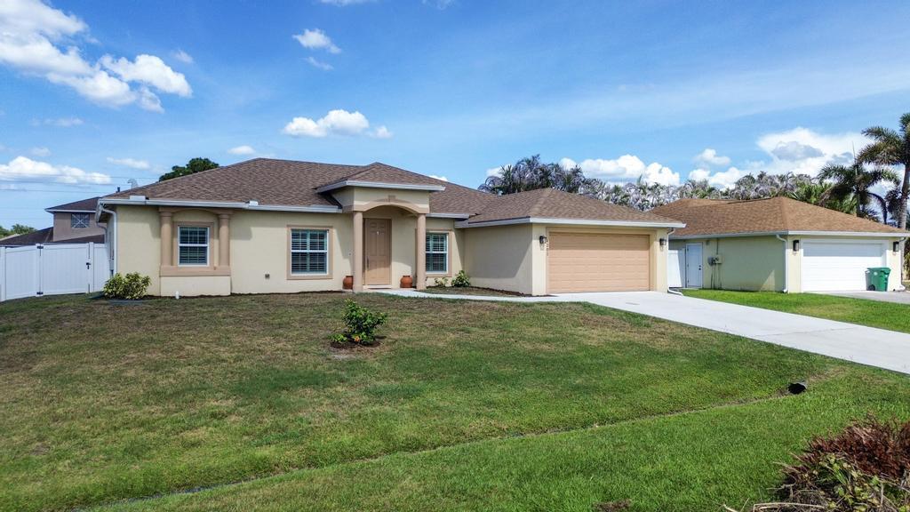 PORT ST LUCIE SECTION 33 - Residential