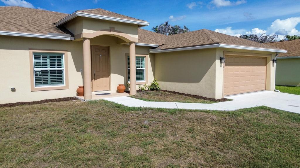 PORT ST LUCIE SECTION 33 - Residential
