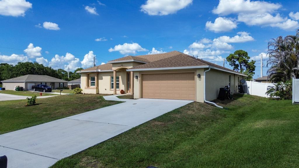 PORT ST LUCIE SECTION 33 - Residential