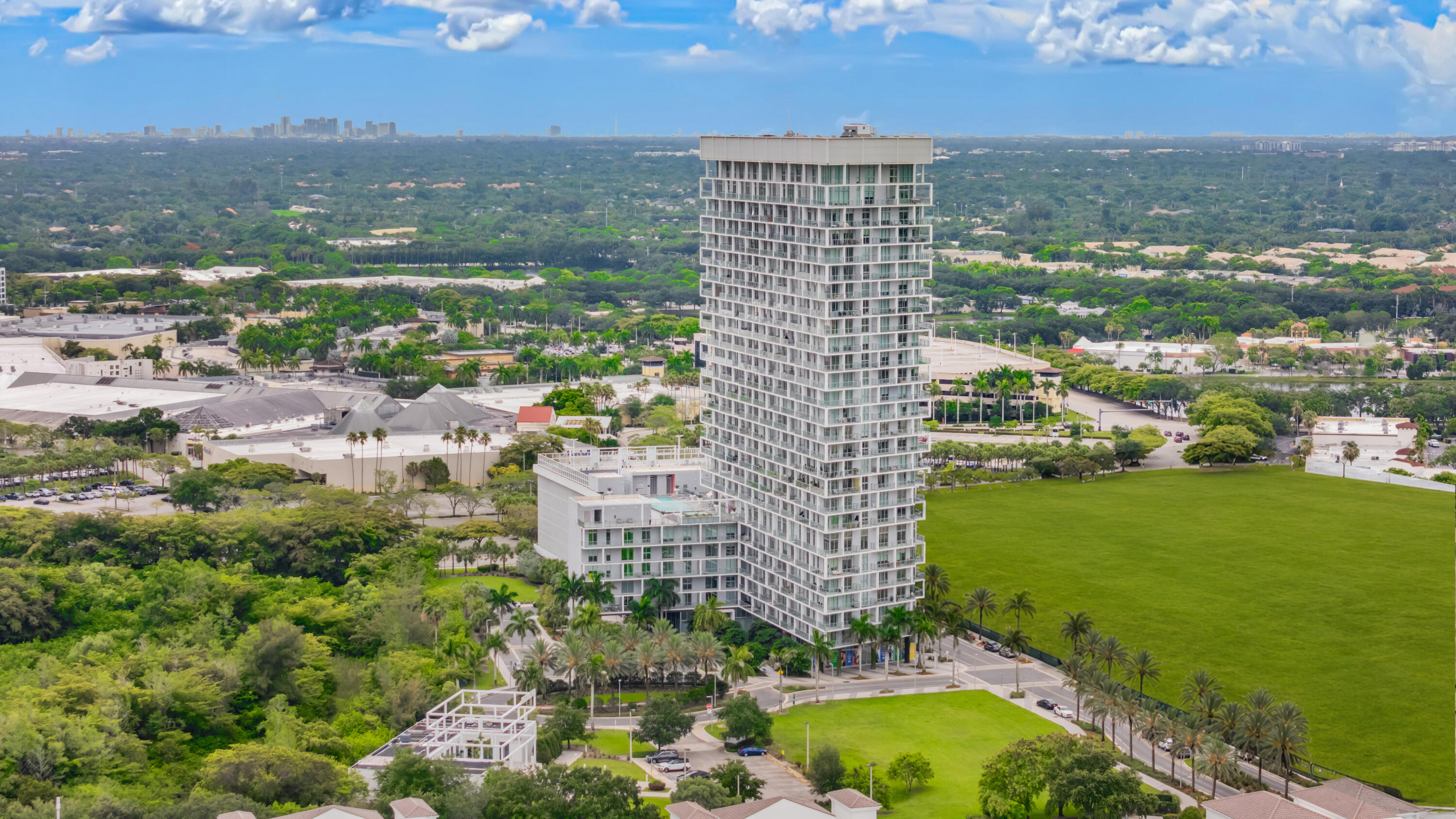 METROPICA NORTH TOWER ONE - Residential