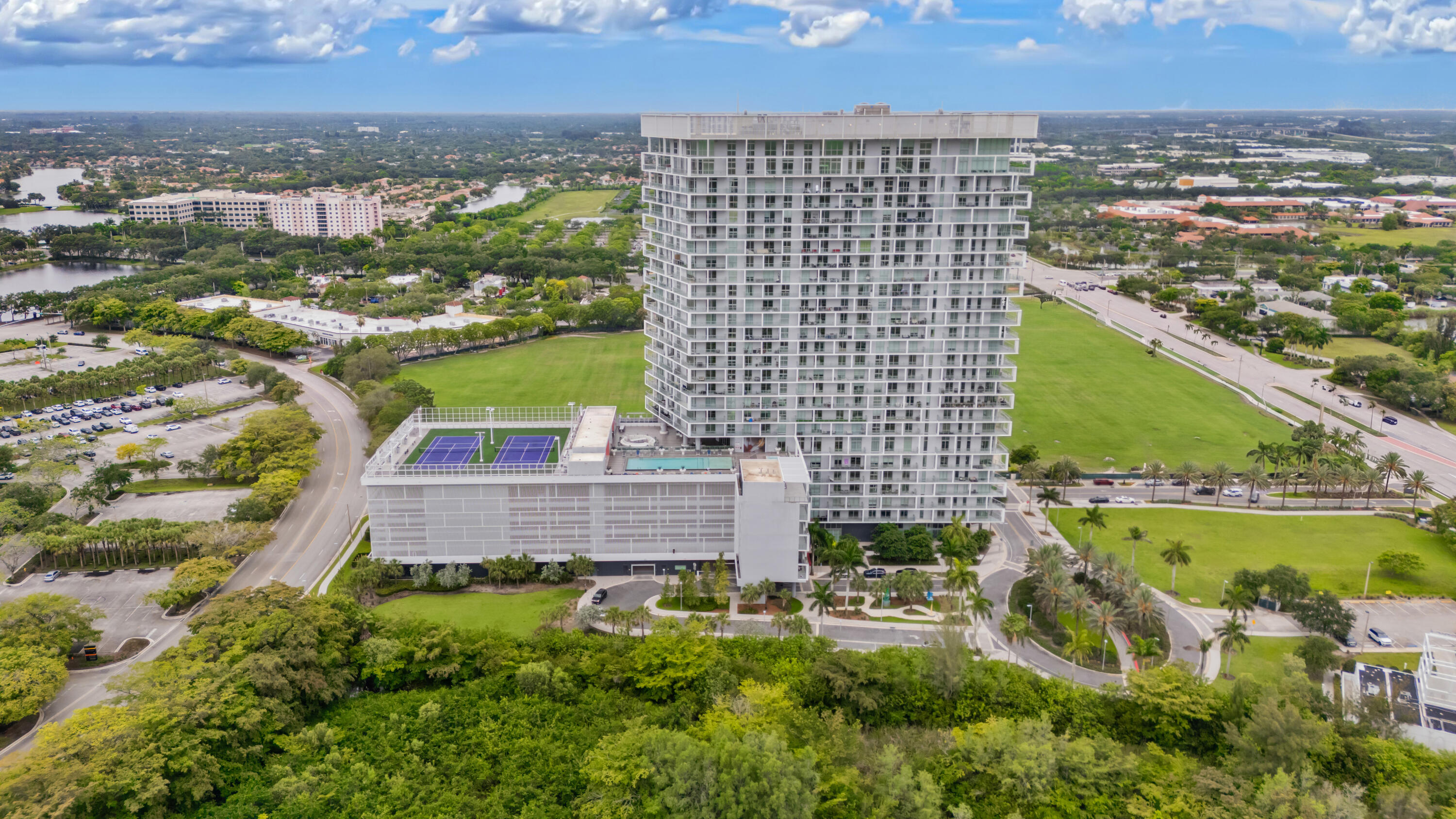 METROPICA NORTH TOWER ONE - Residential