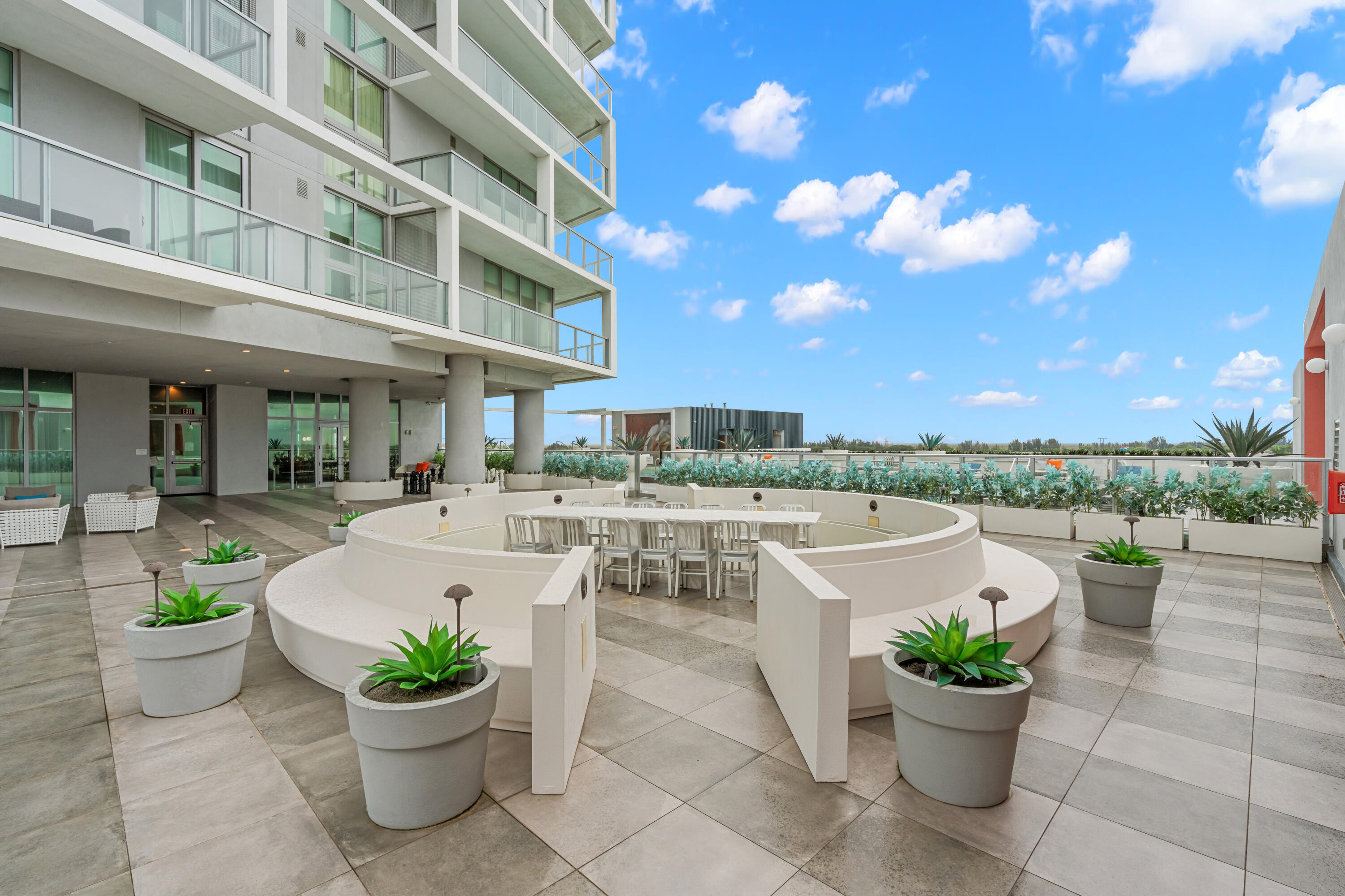 METROPICA NORTH TOWER ONE - Residential