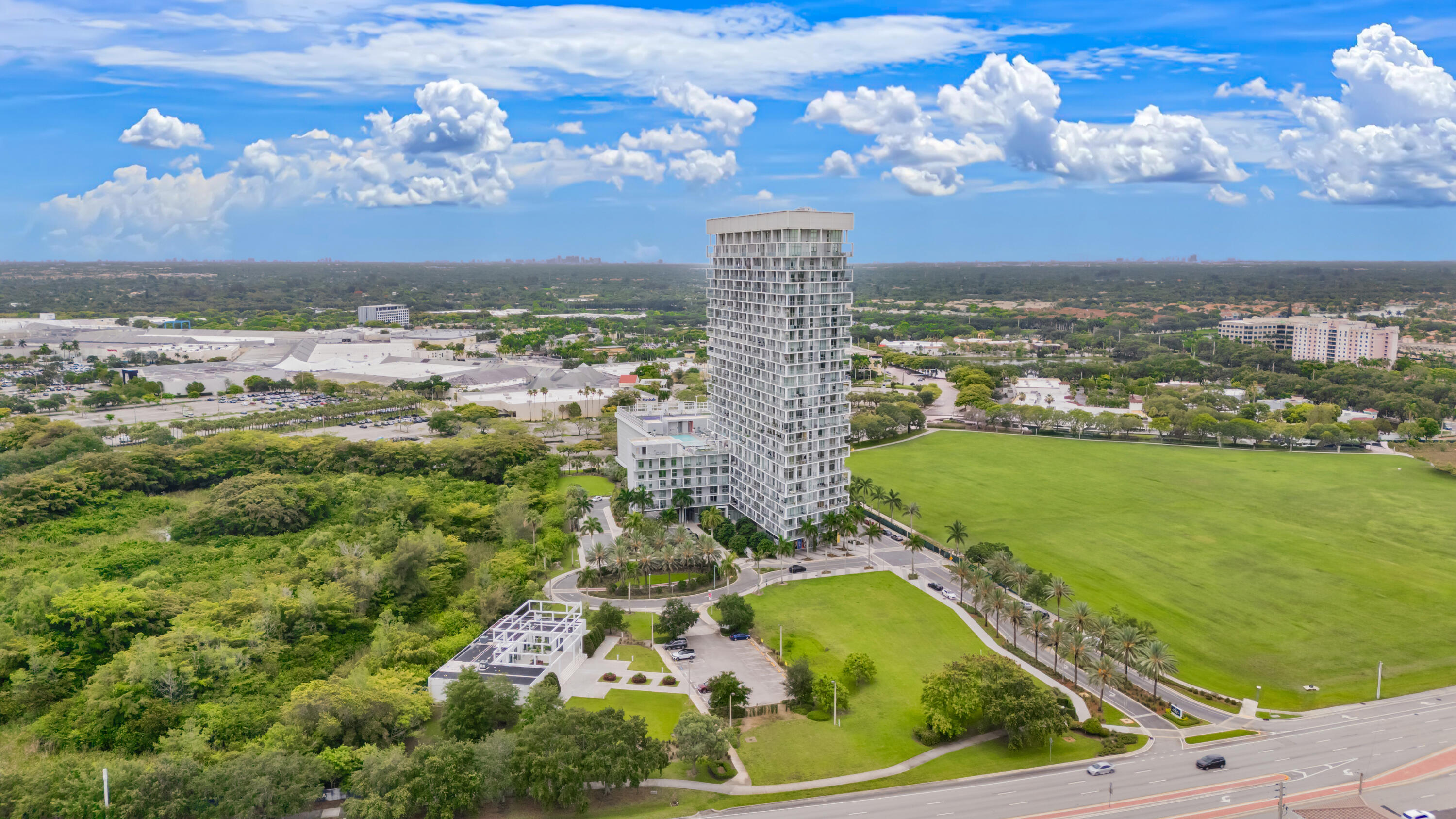 METROPICA NORTH TOWER ONE - Residential