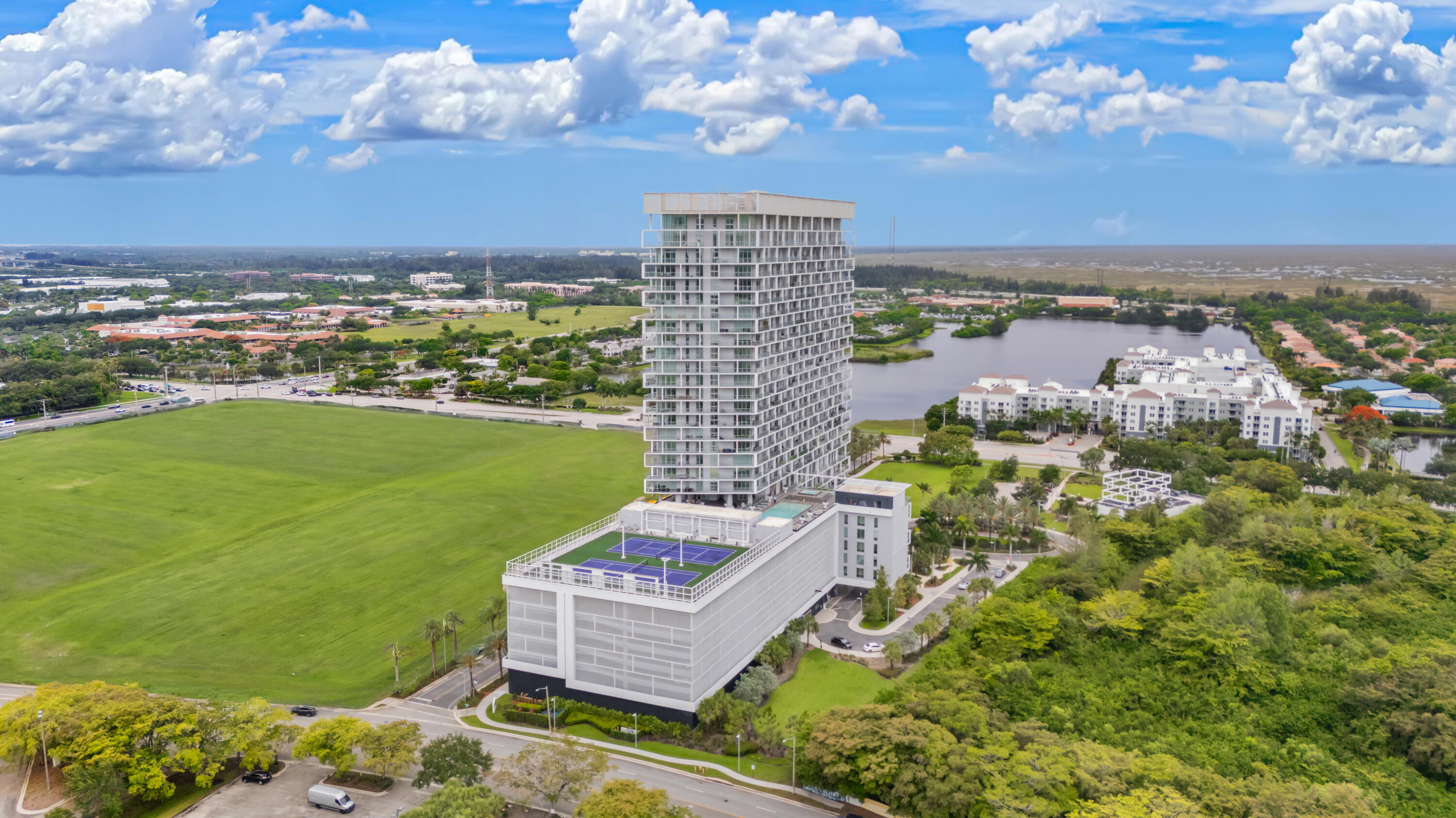 METROPICA NORTH TOWER ONE - Residential