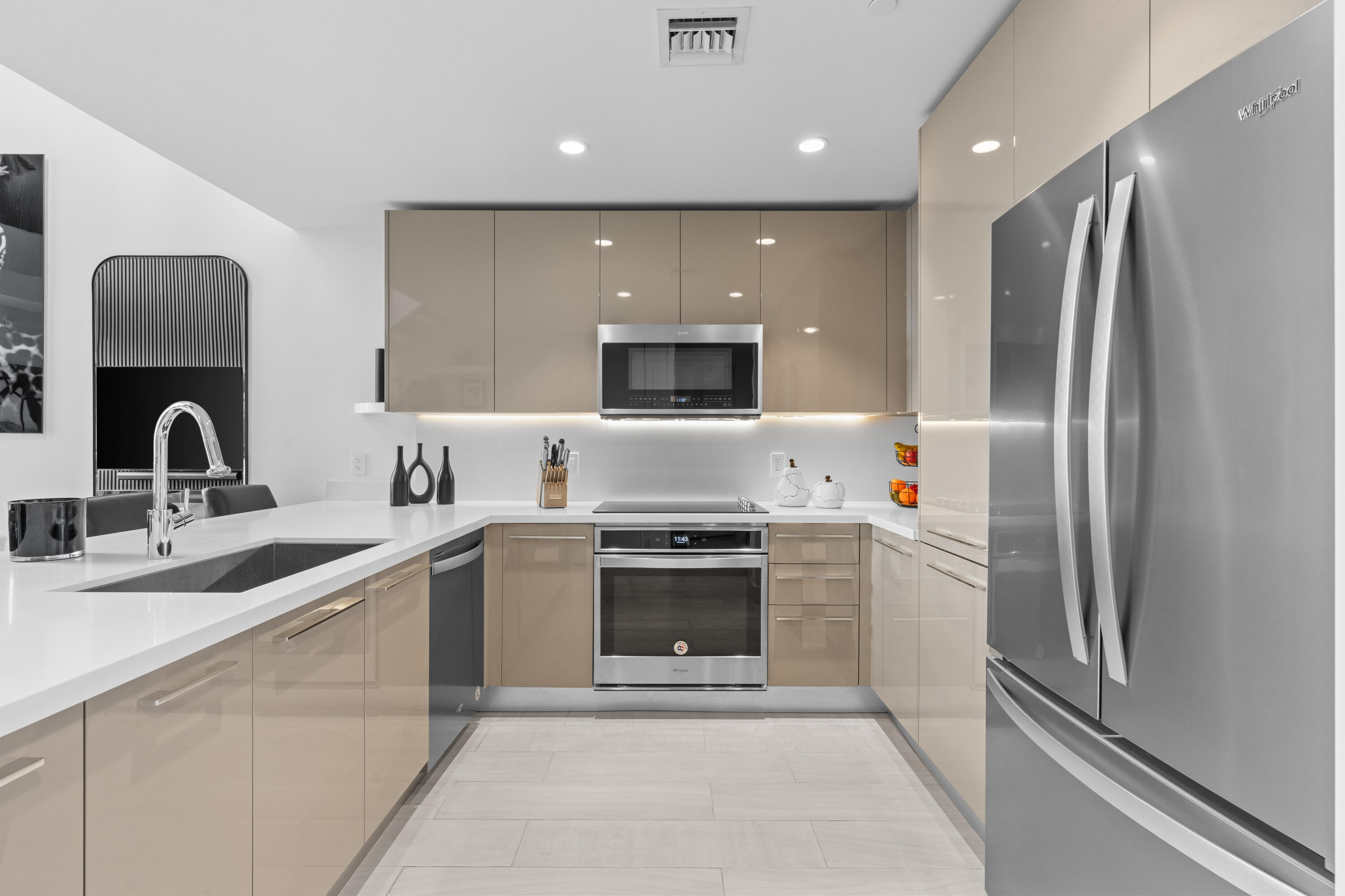 METROPICA NORTH TOWER ONE - Residential