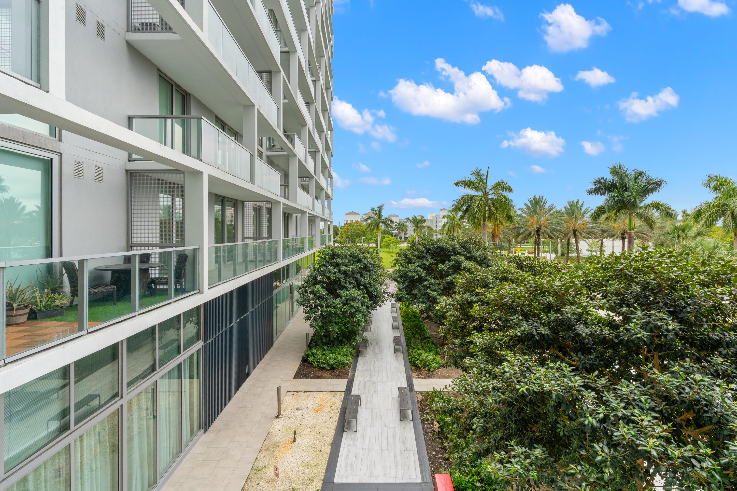METROPICA NORTH TOWER ONE - Residential