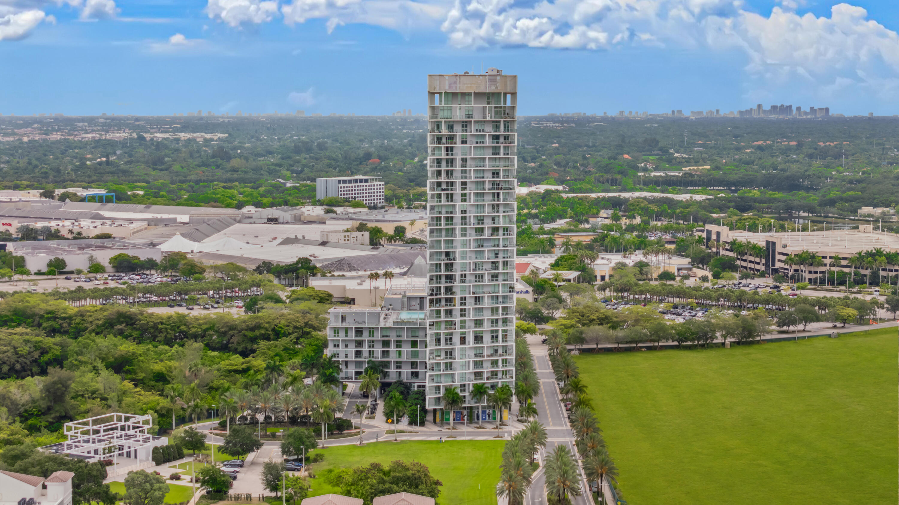 METROPICA NORTH TOWER ONE - Residential