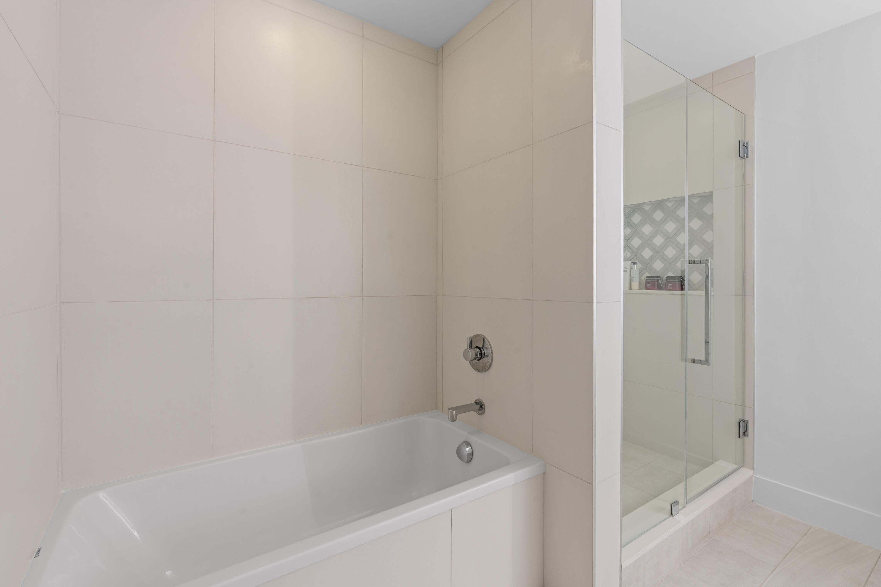 METROPICA NORTH TOWER ONE - Residential
