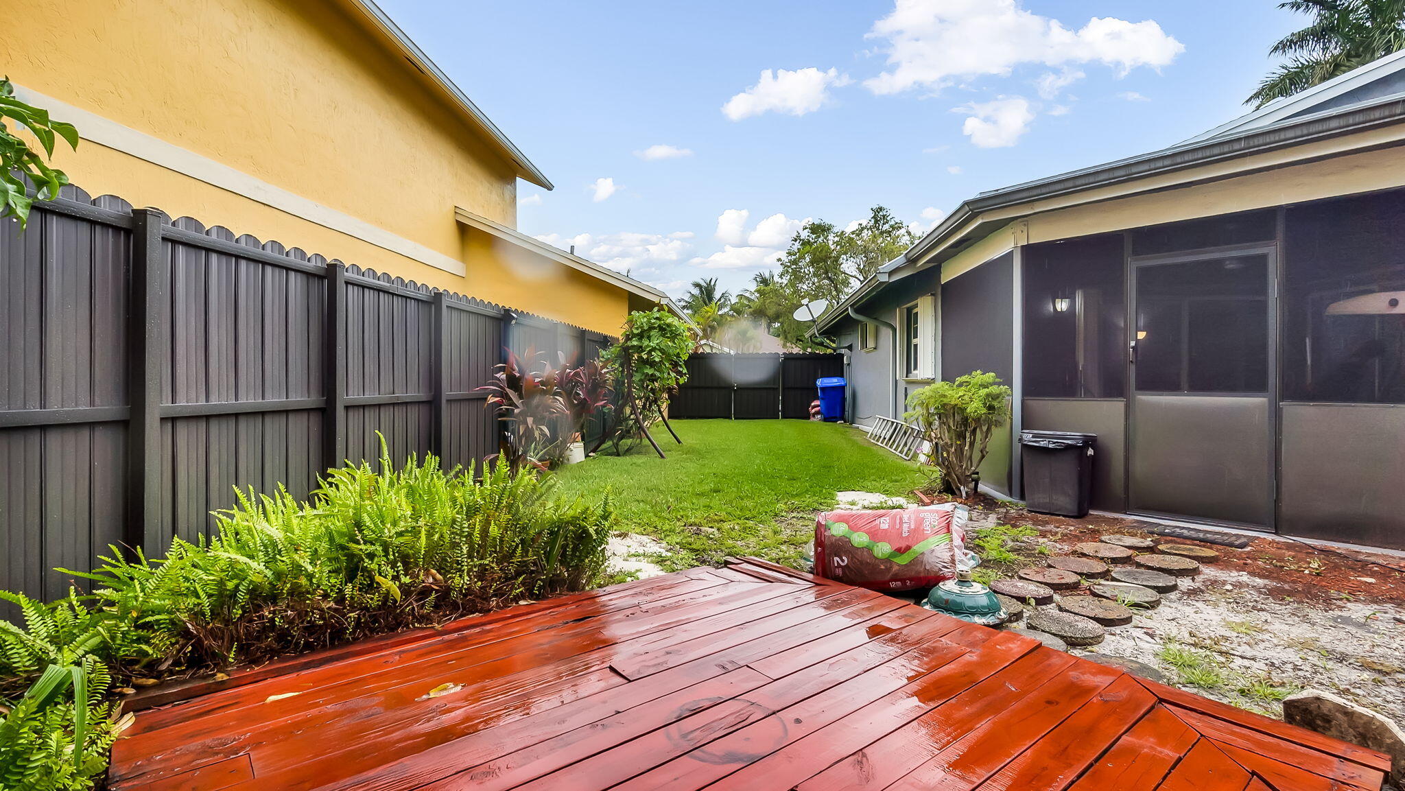 LAKESIDE SOUTH - Residential