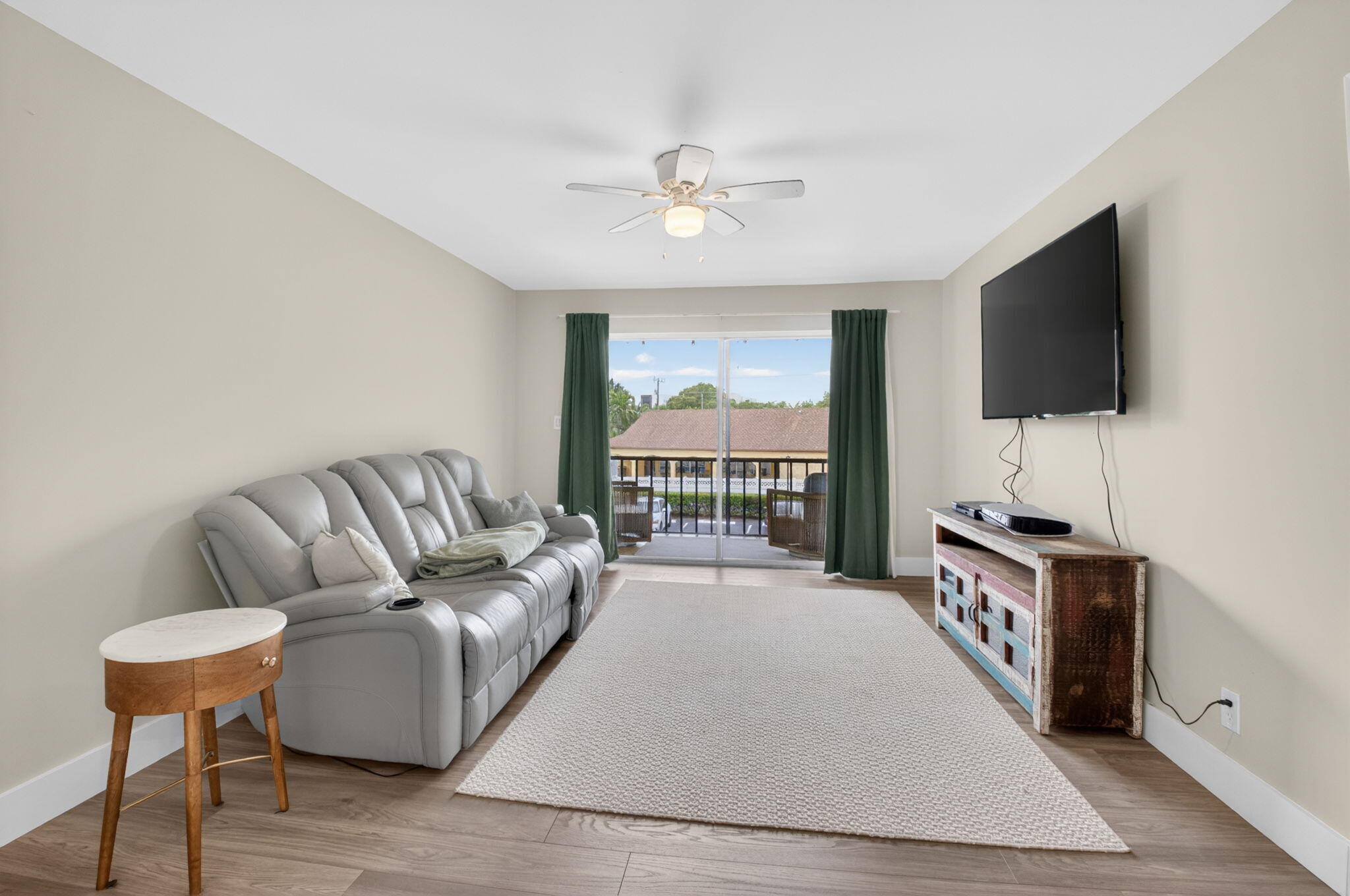 CASA DEL RIO CONDO - Residential Lease