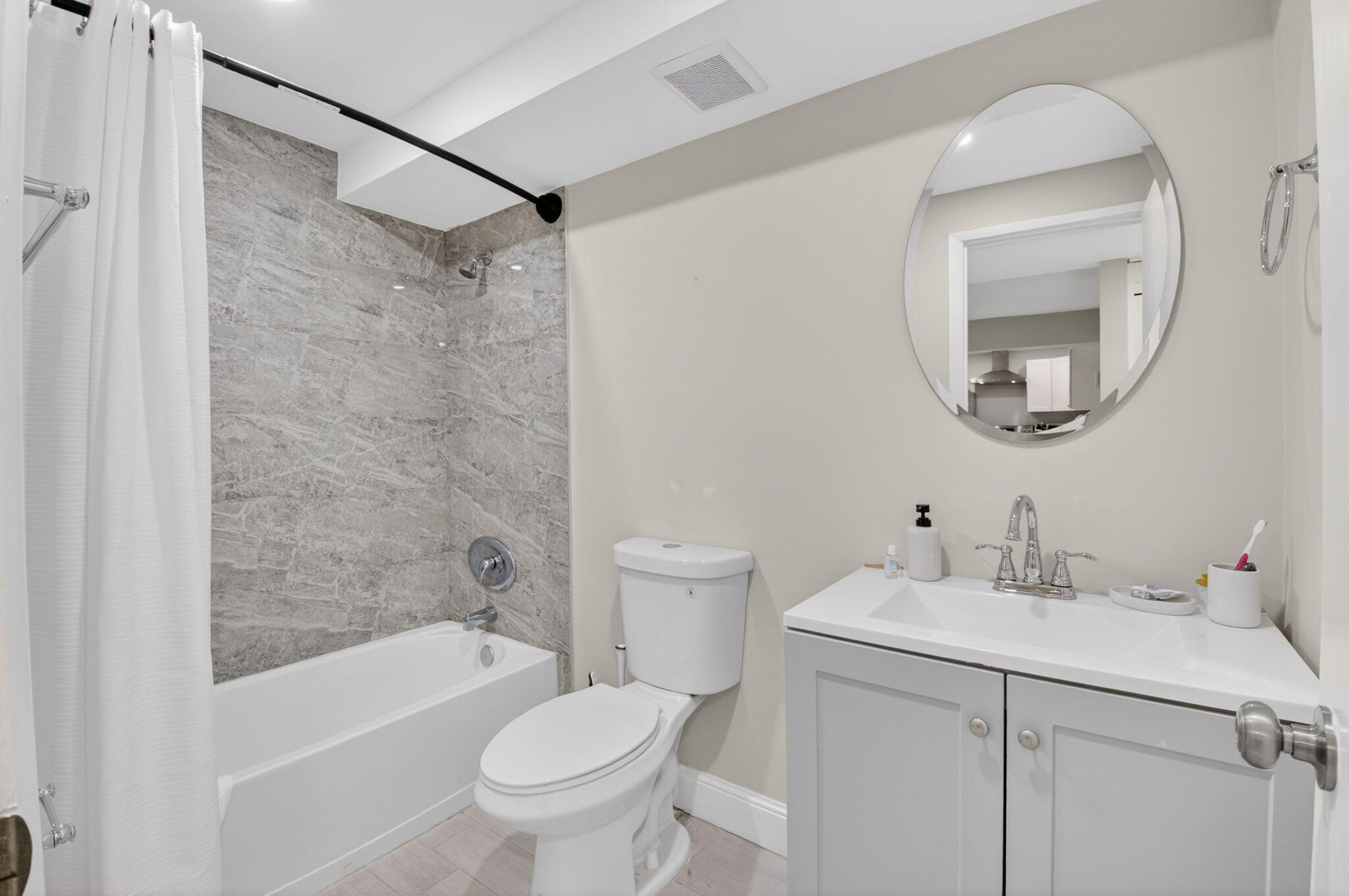 CASA DEL RIO CONDO - Residential Lease