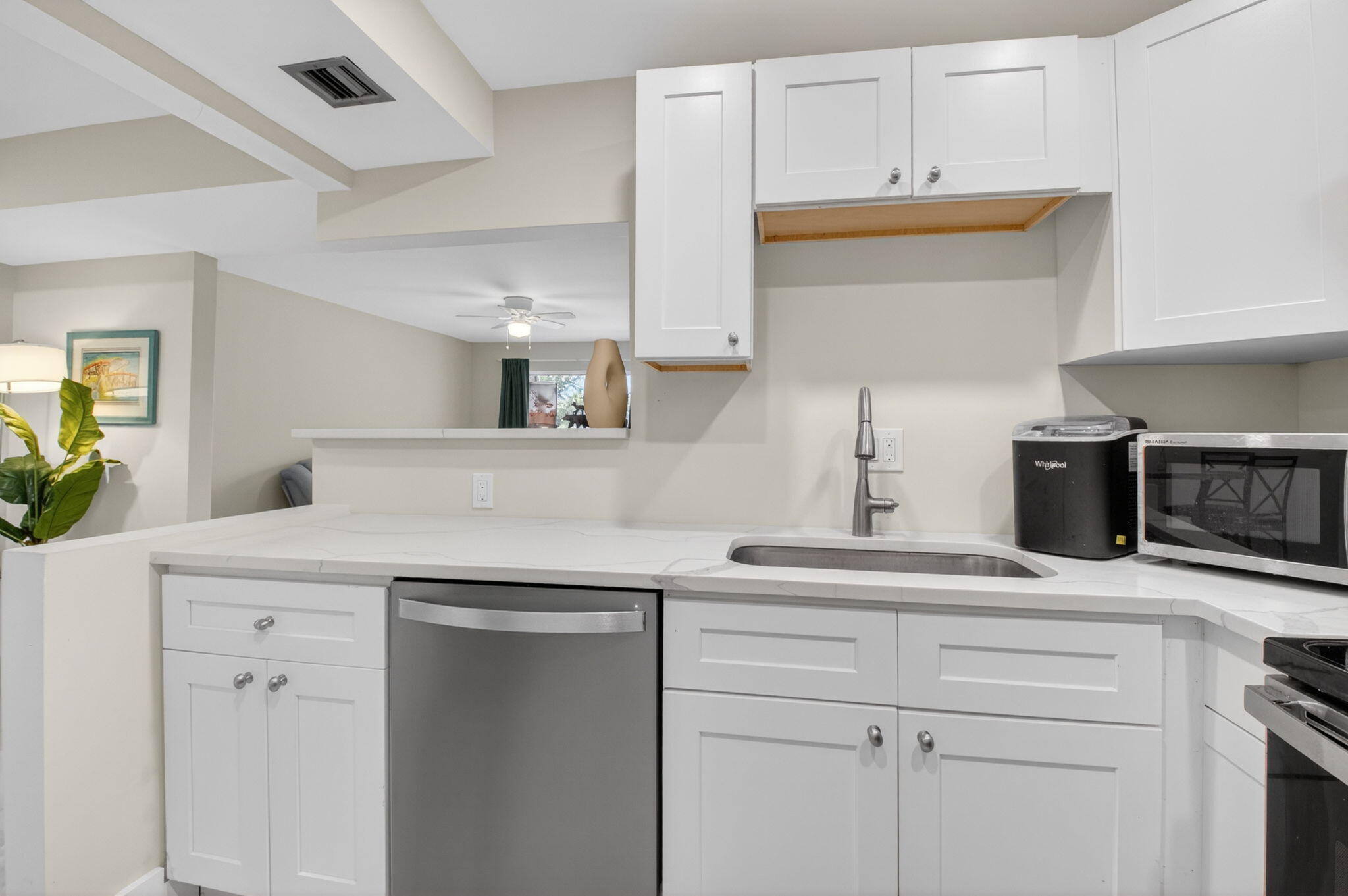 CASA DEL RIO CONDO - Residential Lease