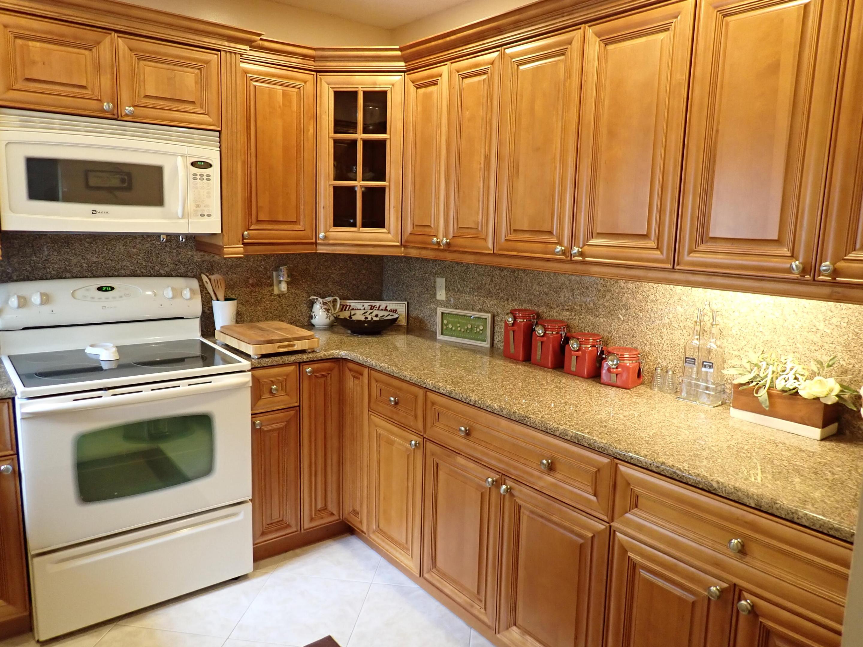 APPLEWOOD VILLAGE III-B CONDO - Residential