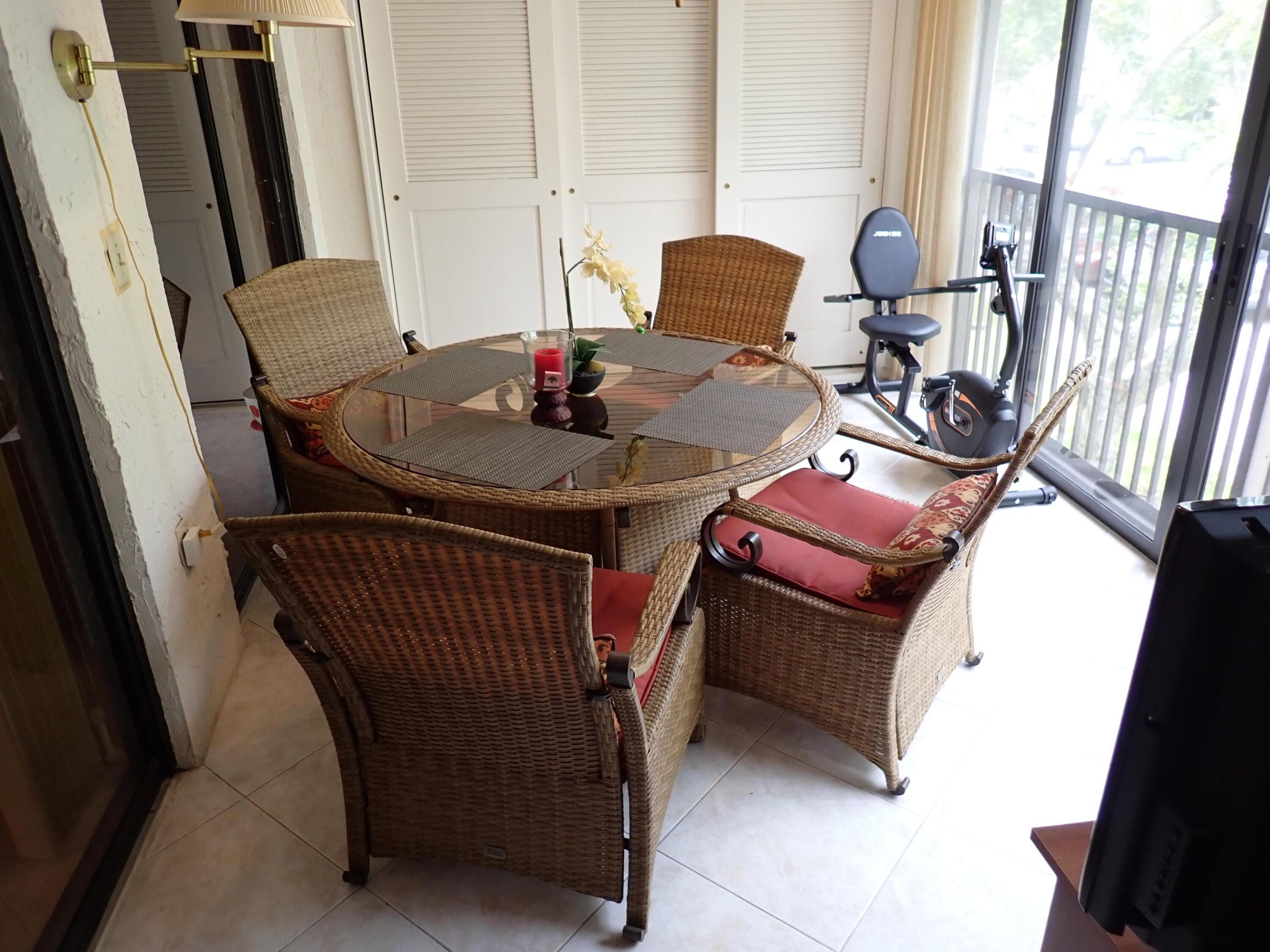 APPLEWOOD VILLAGE III-B CONDO - Residential
