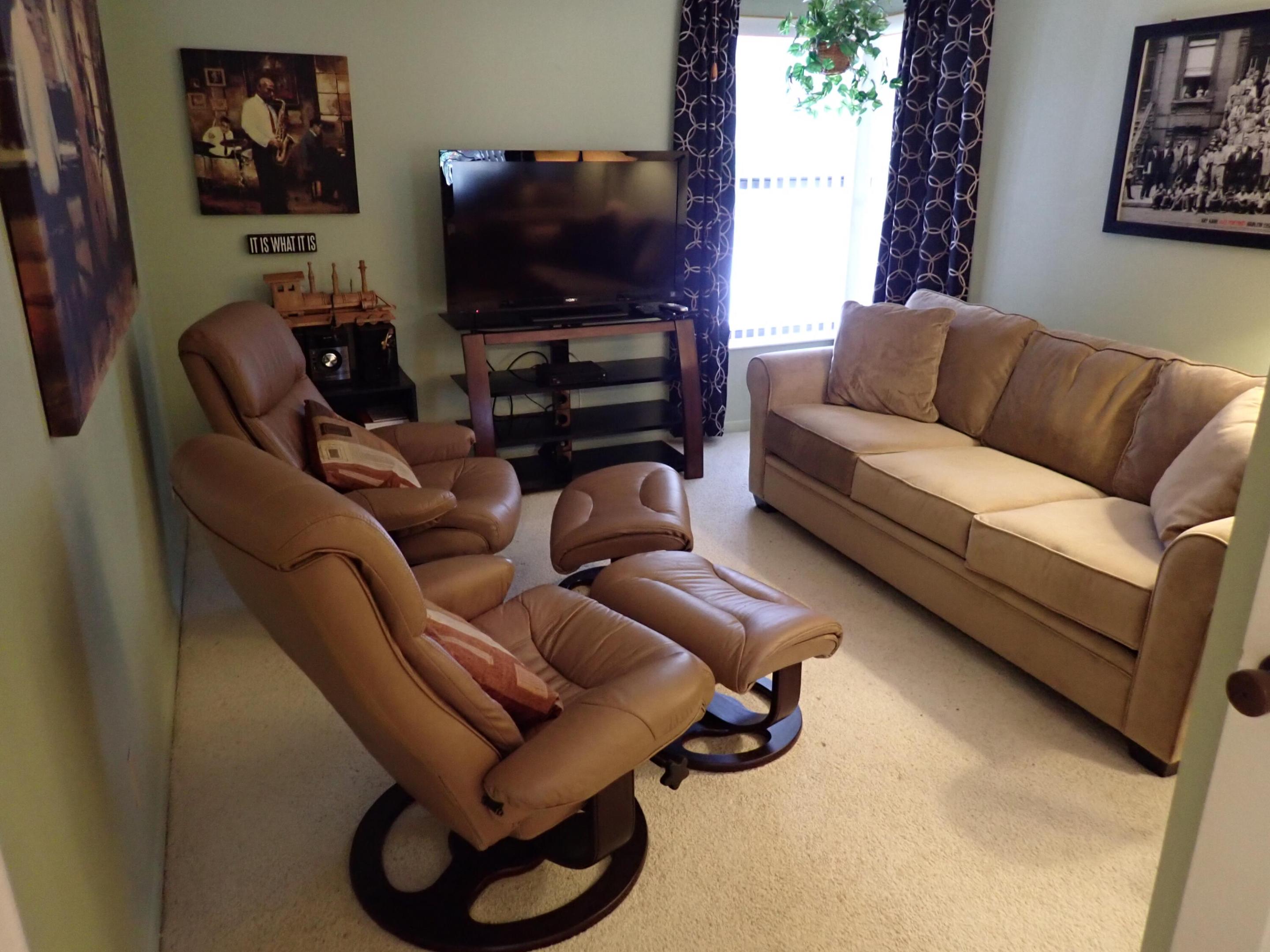 APPLEWOOD VILLAGE III-B CONDO - Residential
