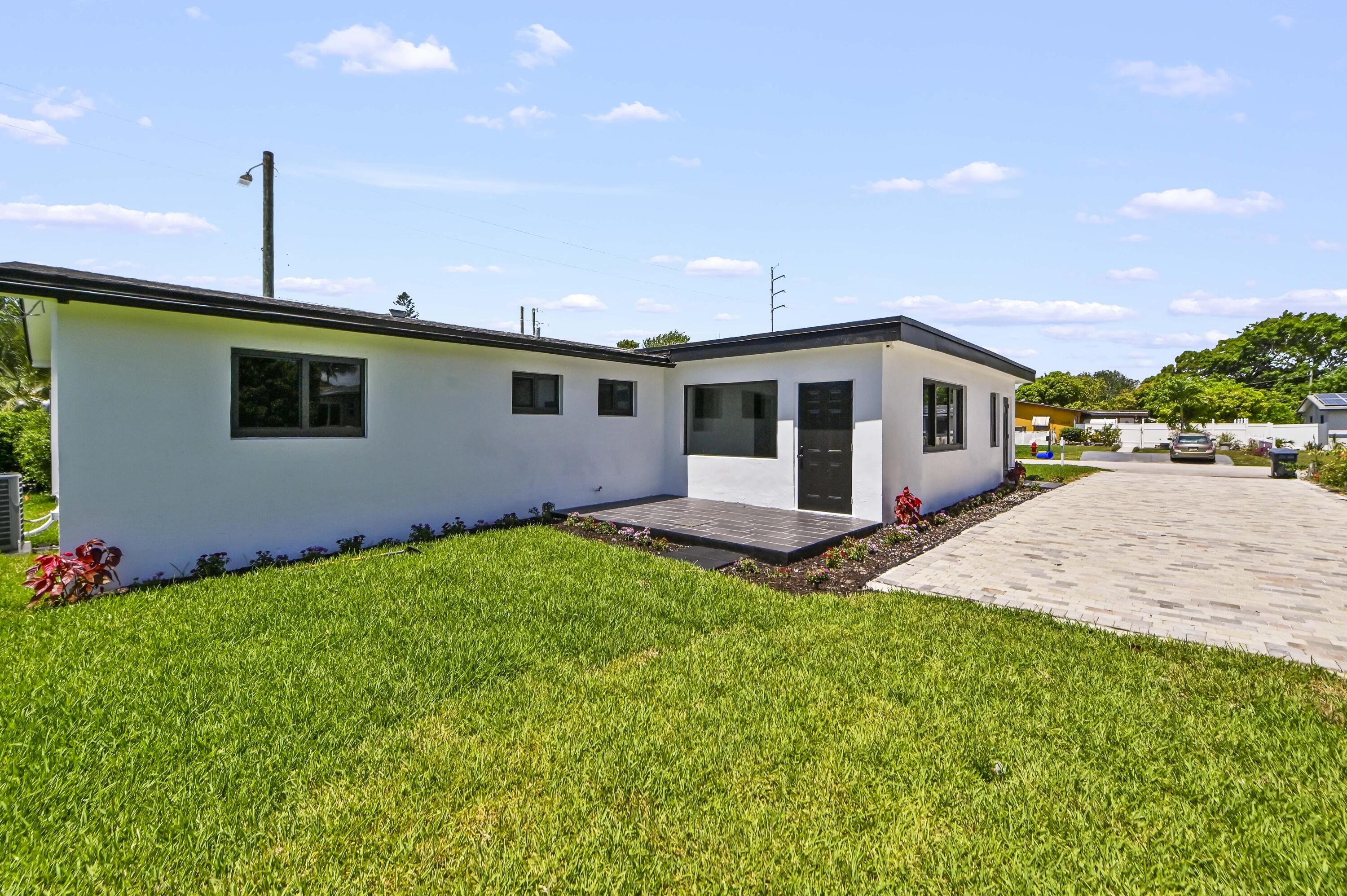 PALM BEACH FARMS CO 7 - Residential